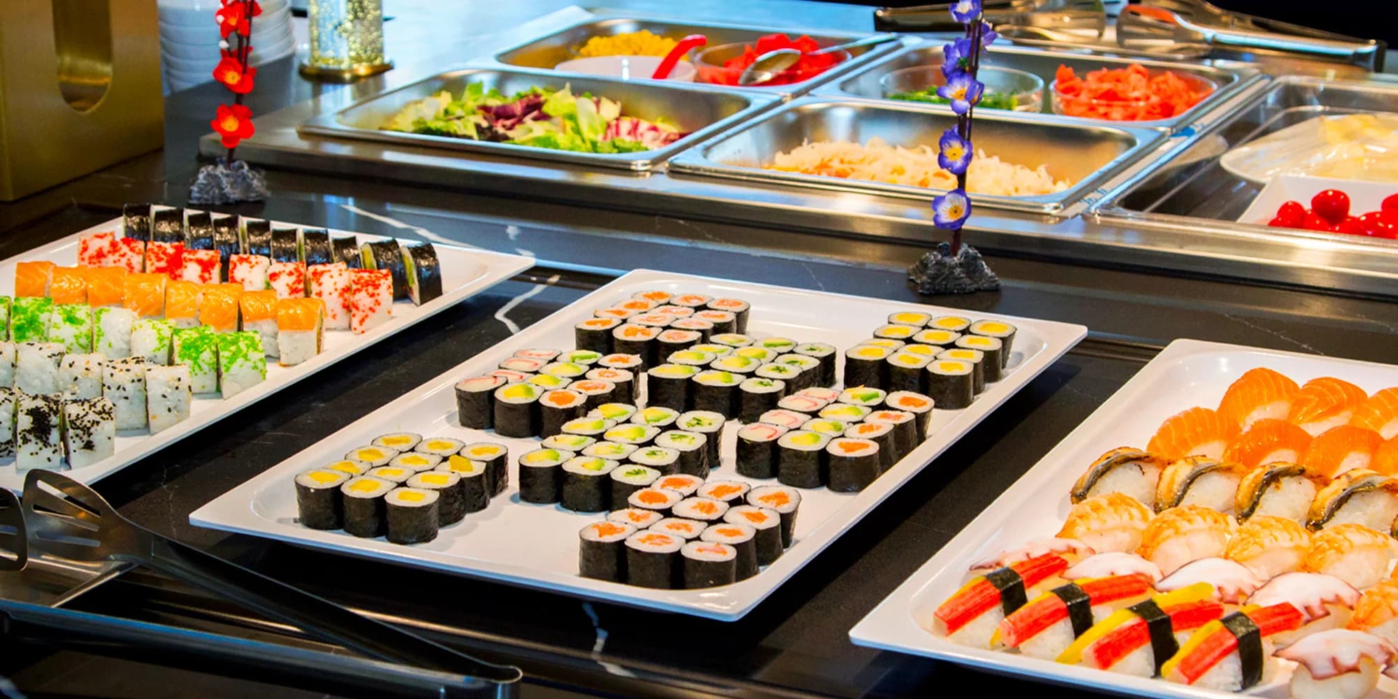 Neomezená konzumace asijských jídel, sushi, wok specialit i dobrot z grilu, 120 min.