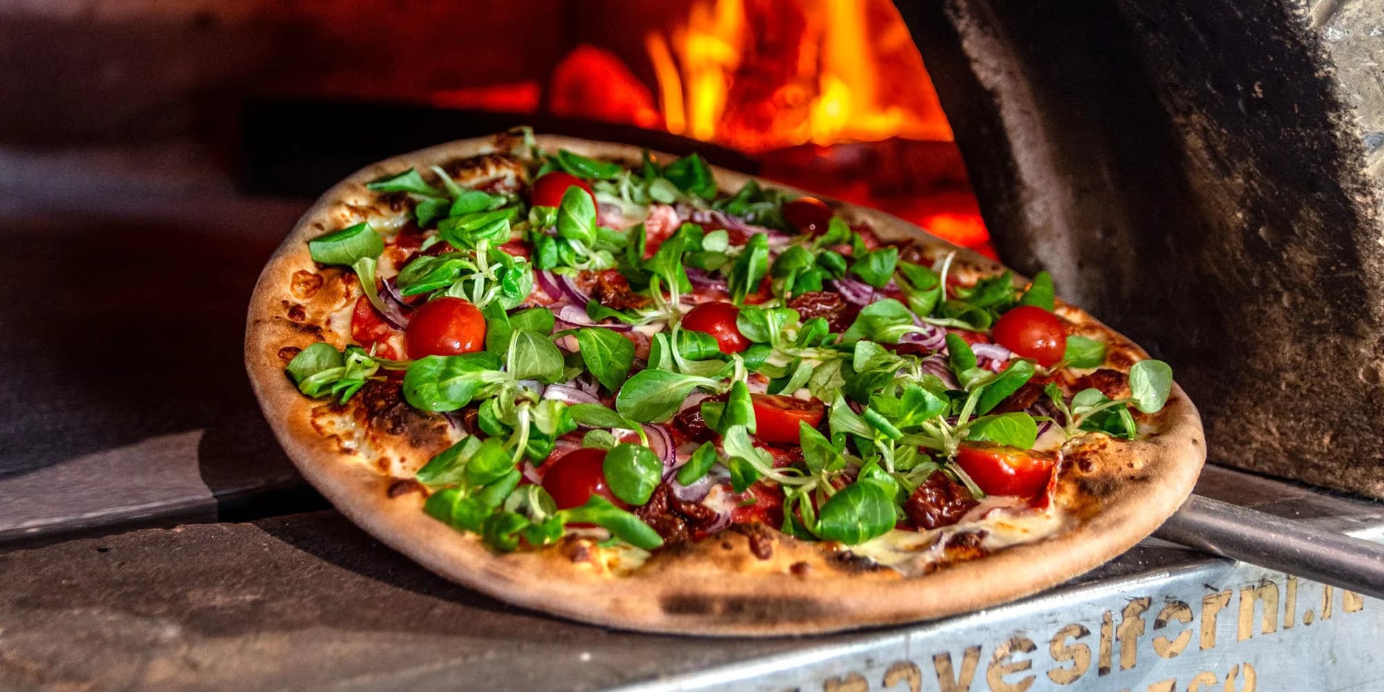 Chuť Itálie: 2 pizzy podle výběru připravené v peci na dřevo