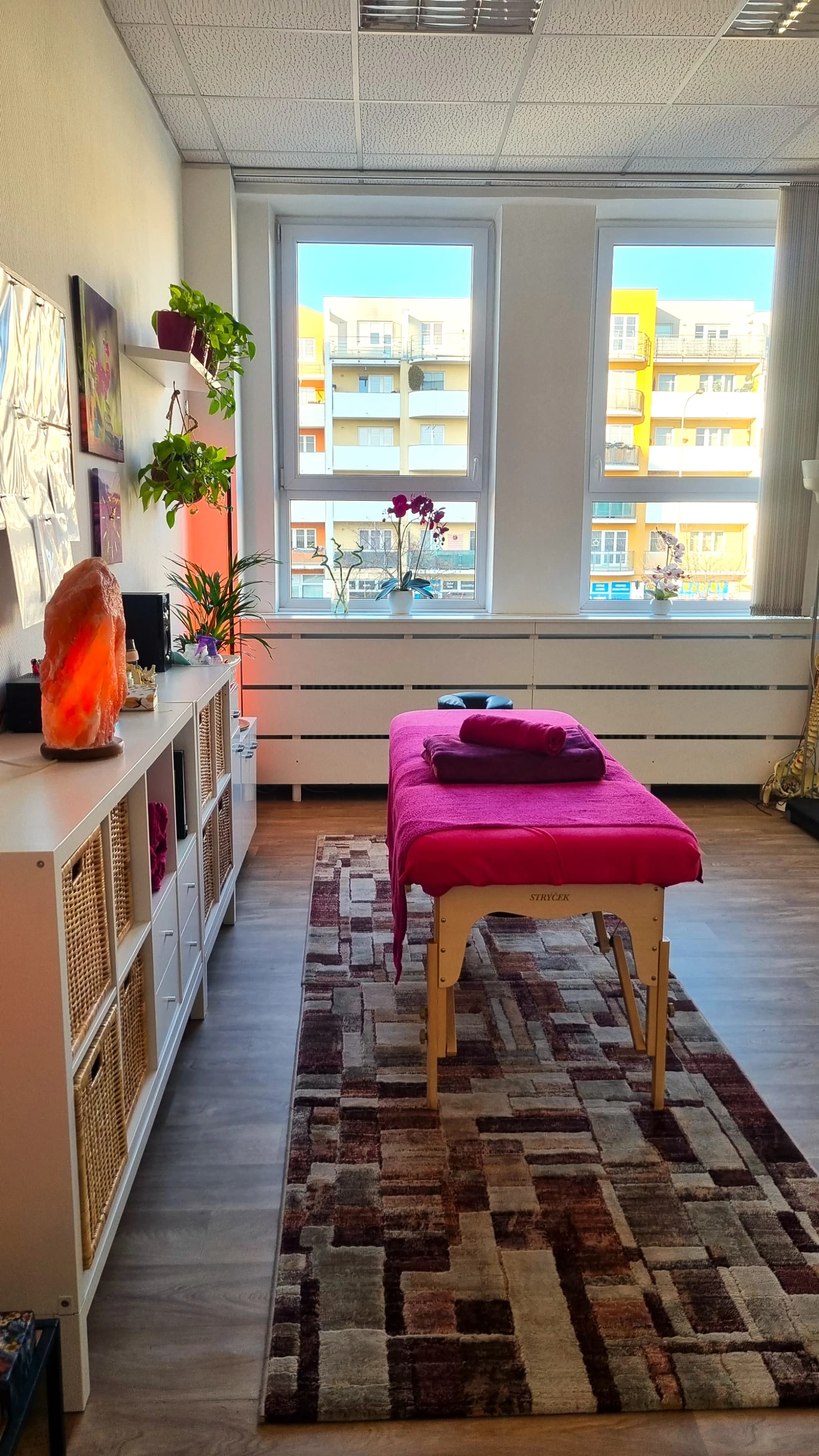 Manuální lymfatická nebo reflexní masáž chodidel a zad: 60 minut relaxu