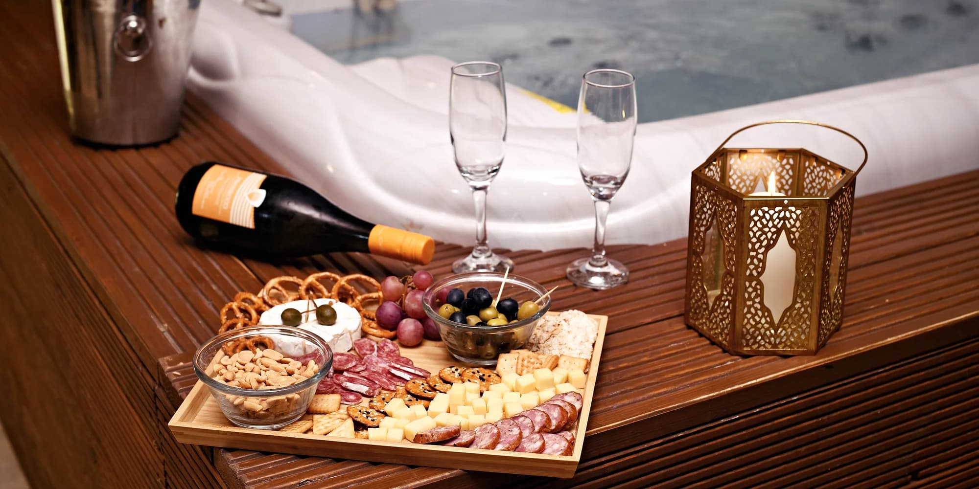 Romantika při svíčkách: privátní wellness s proseccem, občerstvením i balíčkem "50 odstínů šedi"