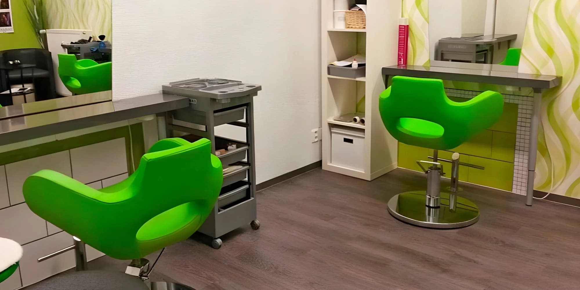 Kompletní kadeřnické balíčky pro ženy: střih a ombré, balayage i barvení šetrnými barvami