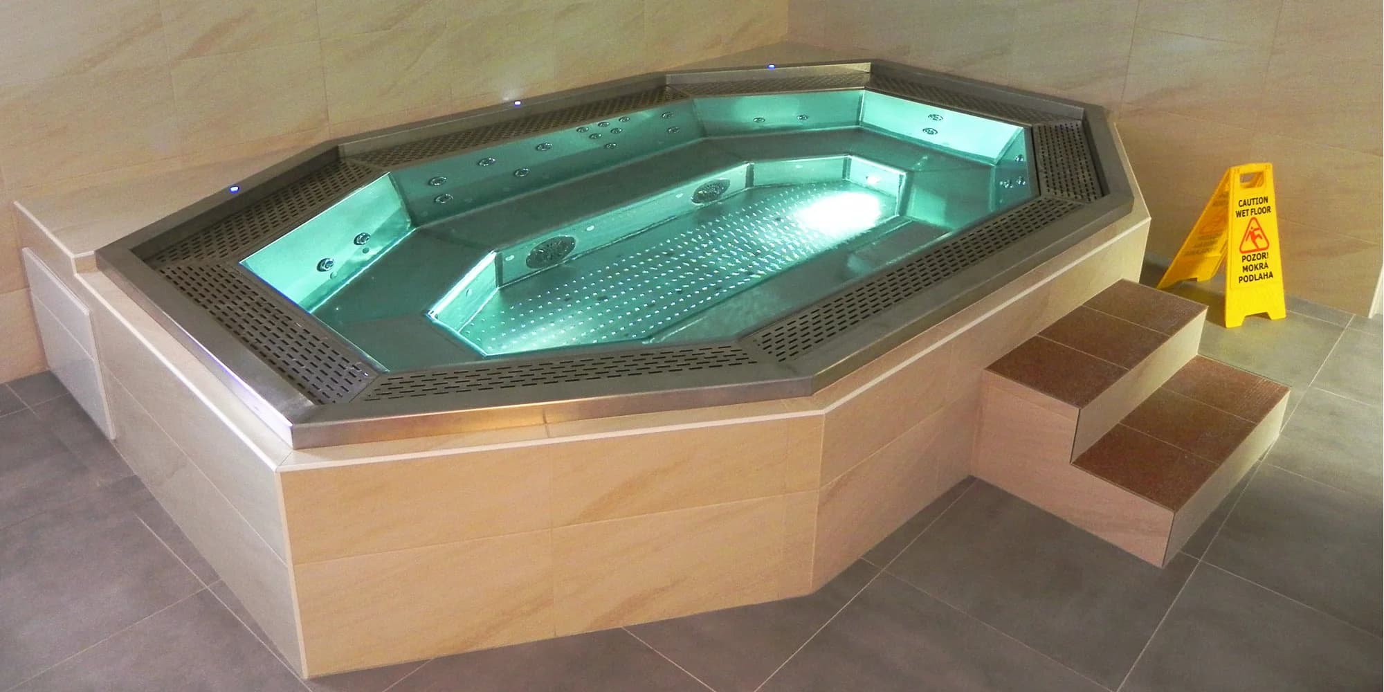 2hodinový vstup do veřejného wellness s vyhřívaným bazénem v Lednicko-valtickém areálu
