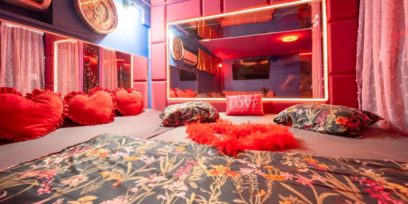 Ničím nerušený odpočinek: privátní wellness pro dva –⁠⁠⁠⁠⁠⁠ sauna, vířivka, sekt i čokoládové fondue