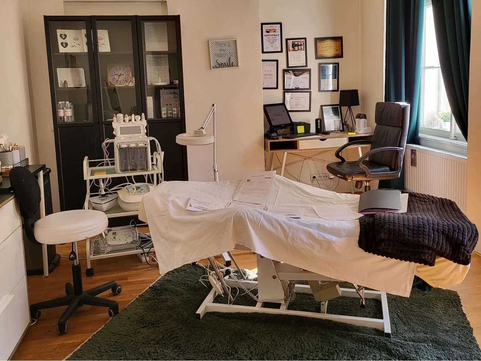 Kosmetické ošetření pleti: masáž obličeje, kobido masáž, mikrodermabraze, čištění i peeling