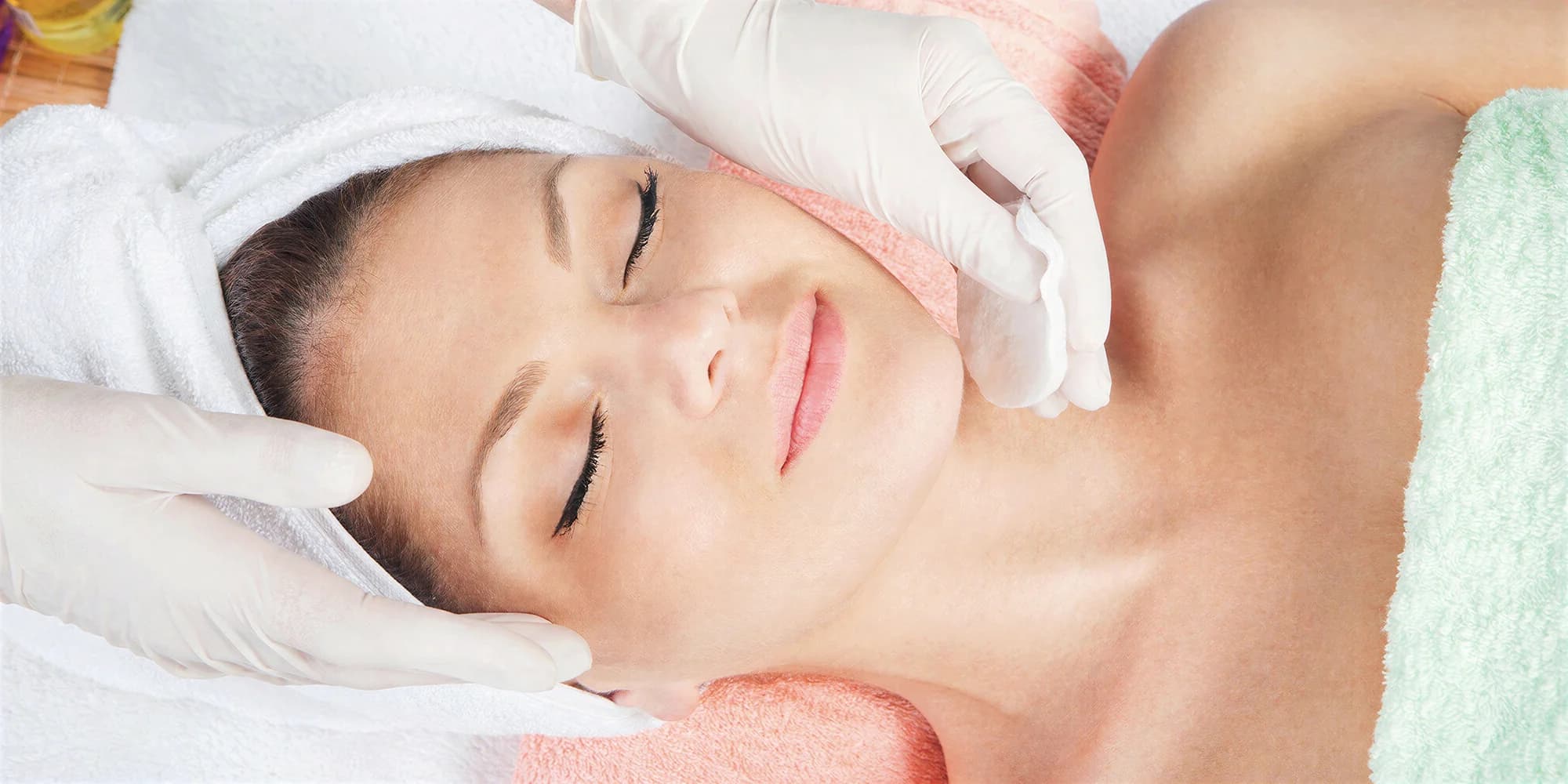 Korejské kosmetické ošetření pleti: masáž, čištění, peeling i alginátová maska