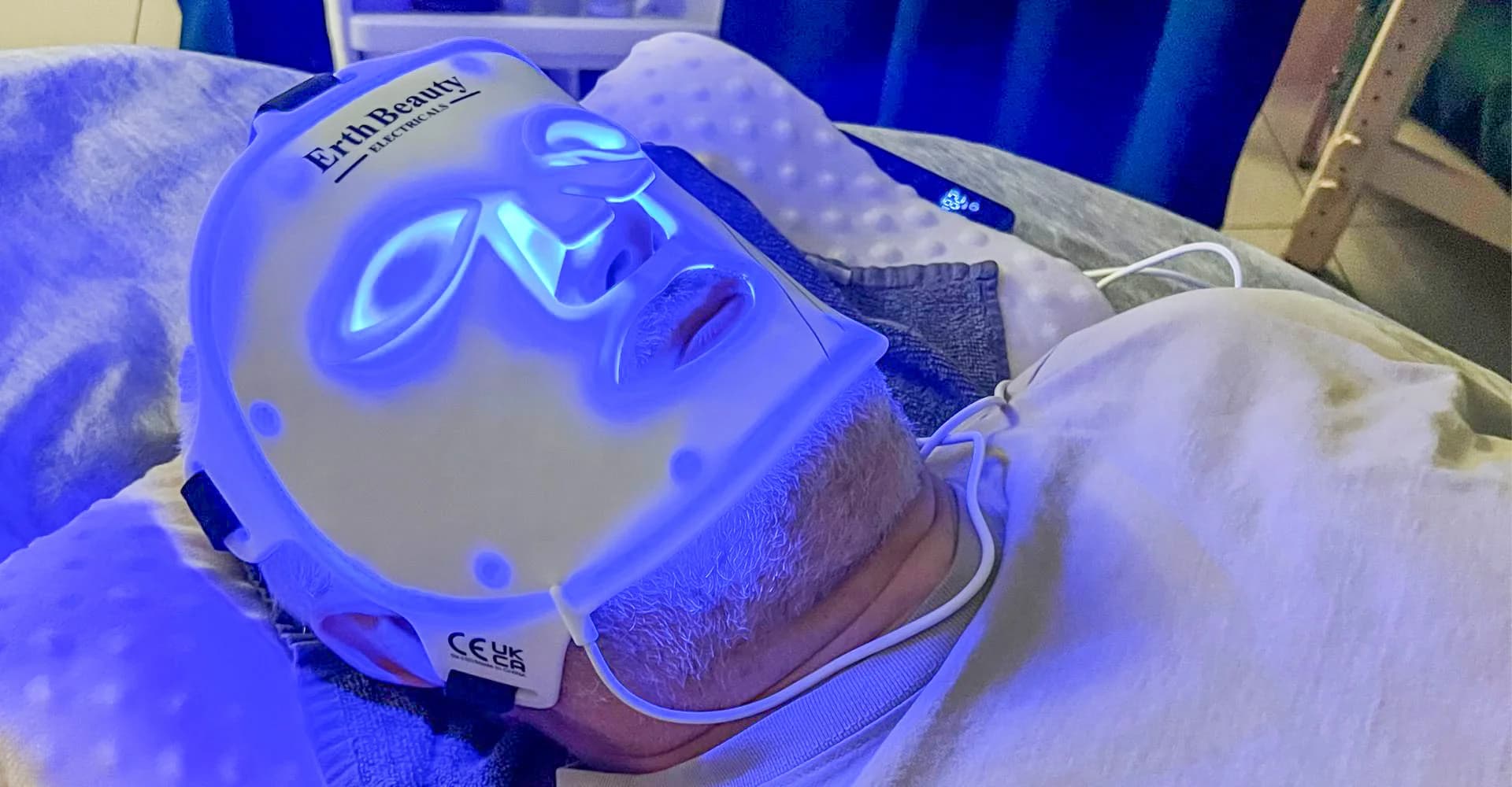 Párová masáž s olejem, akupresurou a LED terapií: 60, 90 nebo 120 minut
