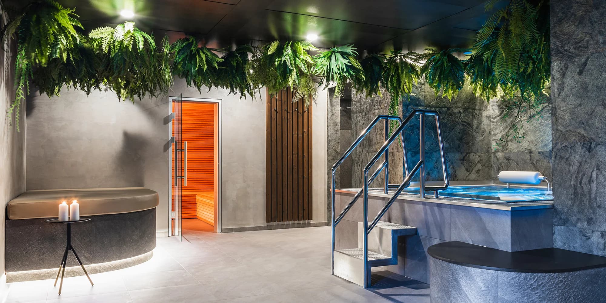Elegantní privátní wellness pro dva na 2-3 hodiny: vířivka, sauna i lahev prosecca