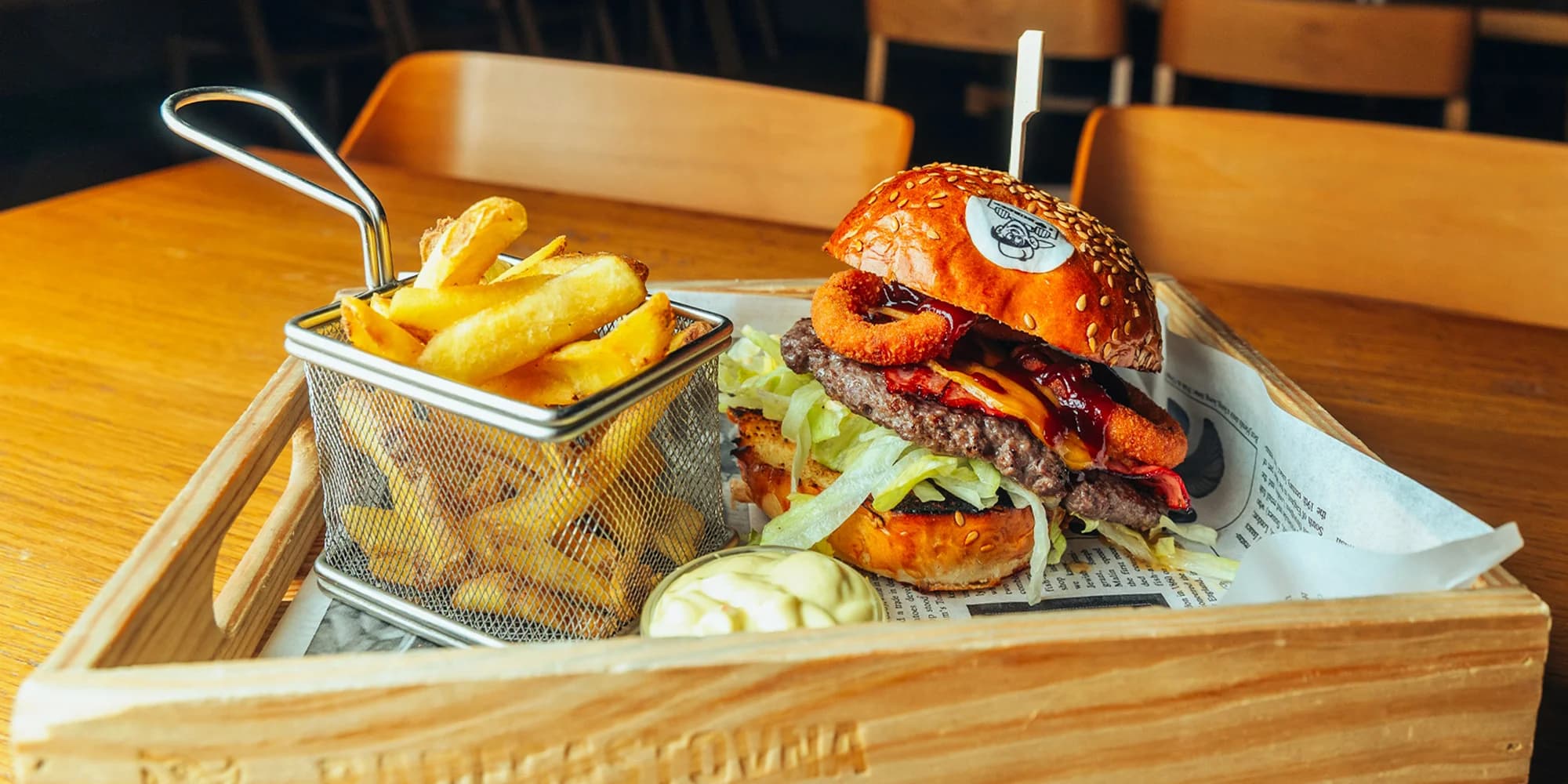 Za dobrotou do Olomouce: 1 nebo 2 burgery dle výběru s hranolky a omáčkou