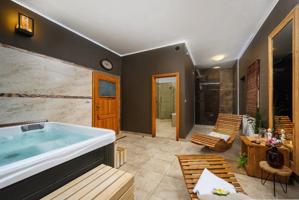 2 hodiny privátního wellness se saunou a vířivkou pro 2 osoby