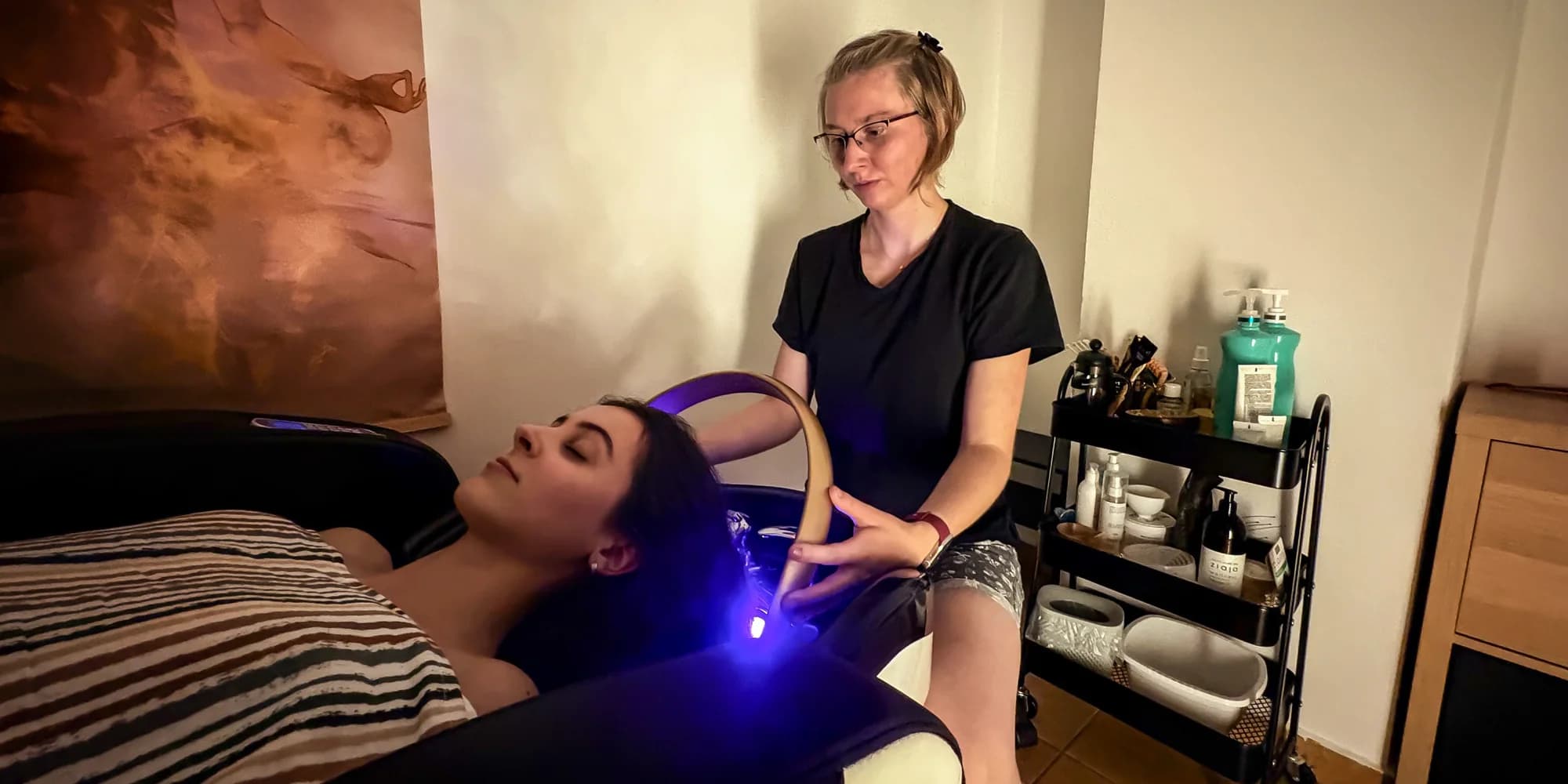 Head spa: aromaterapie, čištění vlasové pokožky, relaxační masáž i střih vlasů a dárkový balíček