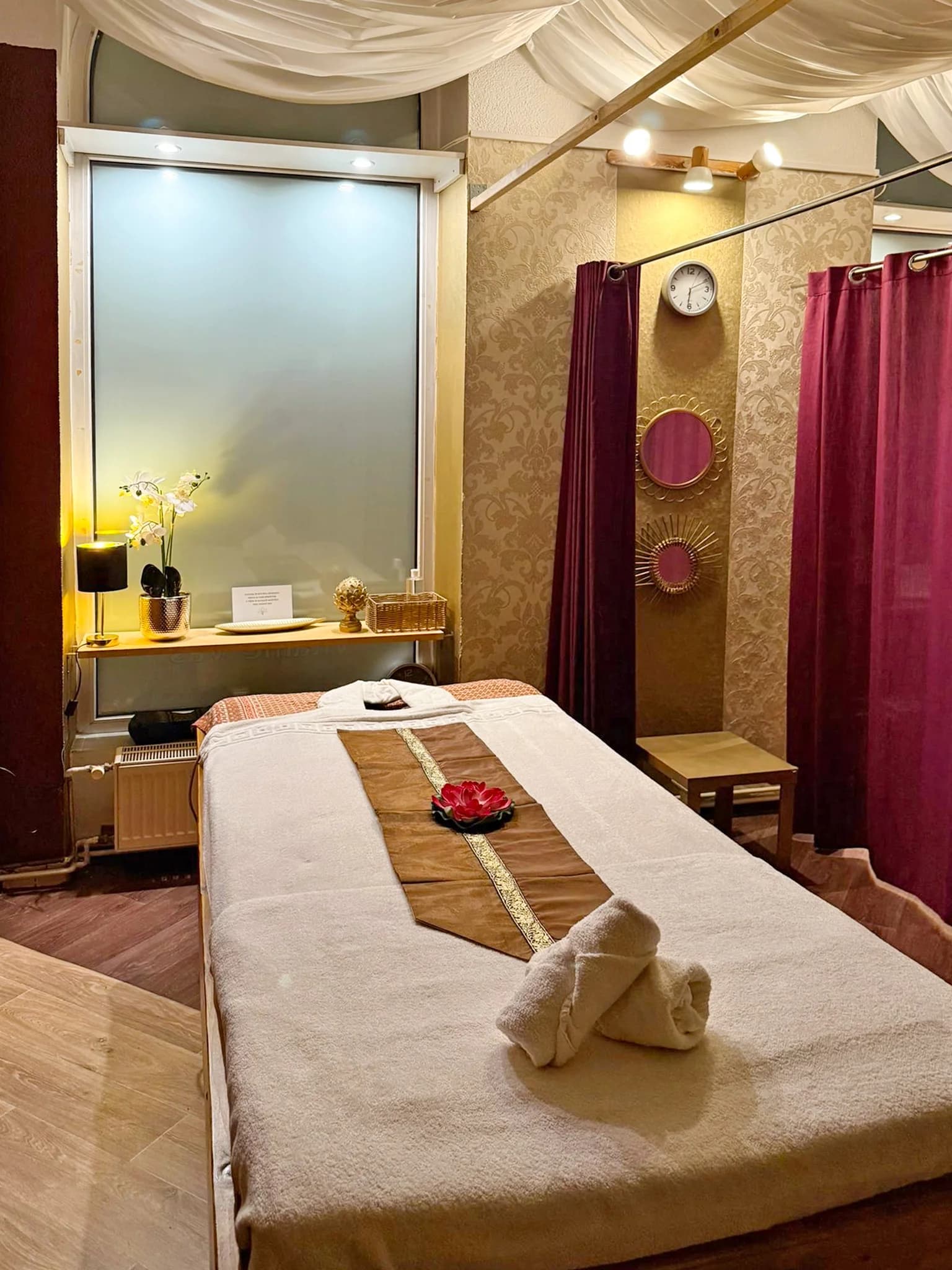 Dopřejte si absolutní relax: thajská olejová či královská masáž v délce 60 minut