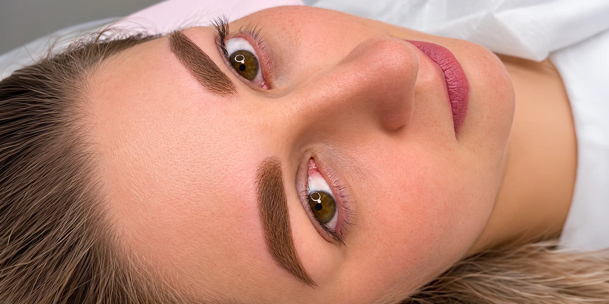 Upravená bez práce: permanentní make-up – obočí, rty nebo oční linky