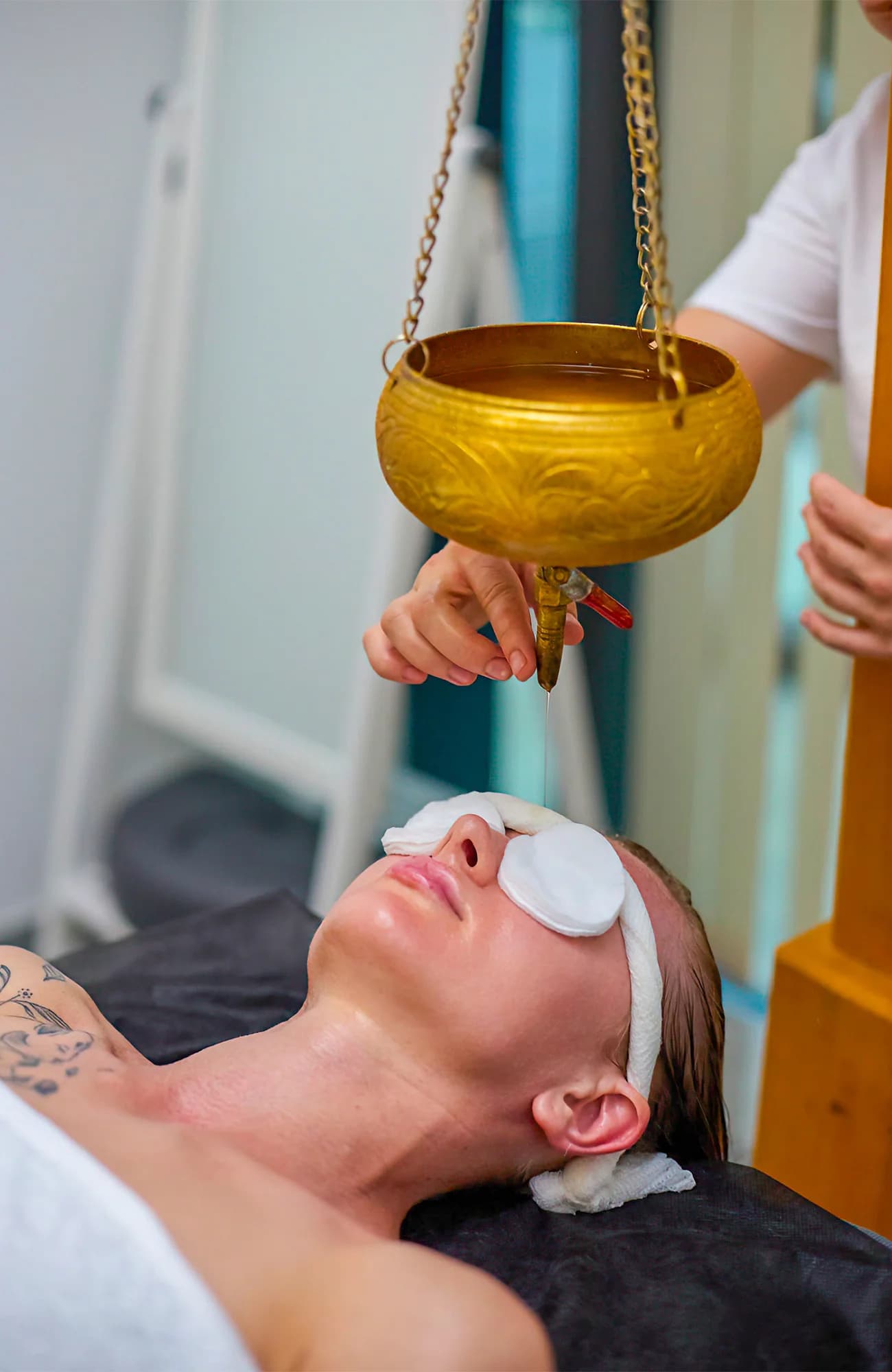Relax pro tělo i mysl: masážní terapie – ájurvédská masáž, hlazení i kolagenová maska