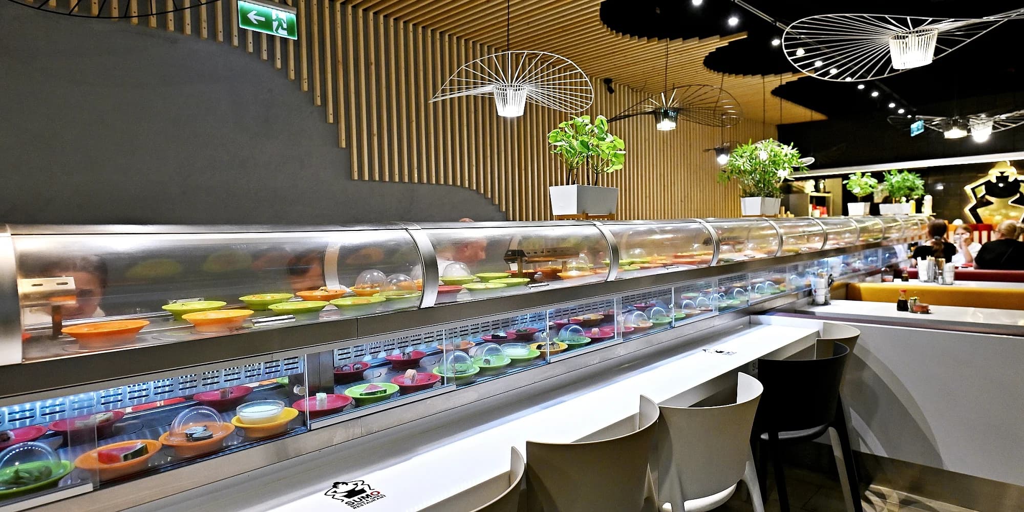 Running sushi v OC Šestka: až 1,5 hodiny neomezené konzumace v Sumo Sushi & Grill Restaurant