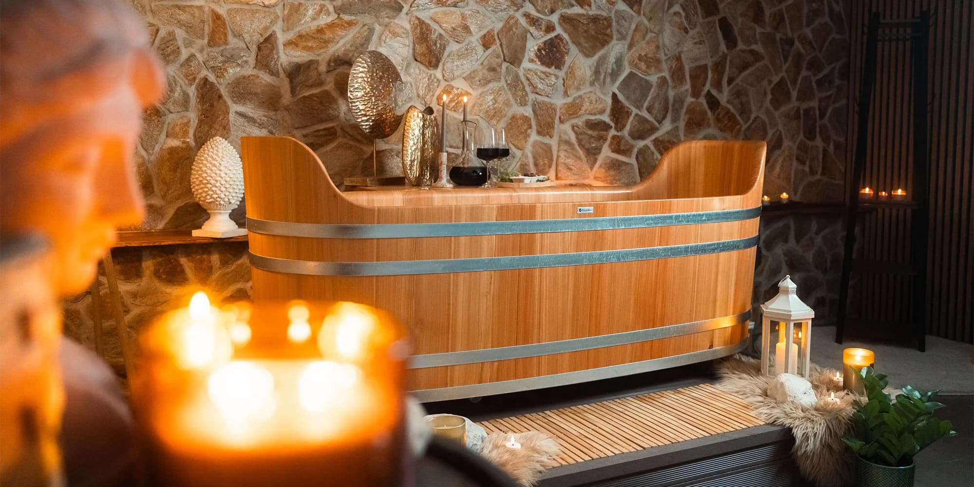 Dopřejte si relax: pivní nebo vinná lázeň vč. masáže i premium balíček pro dva