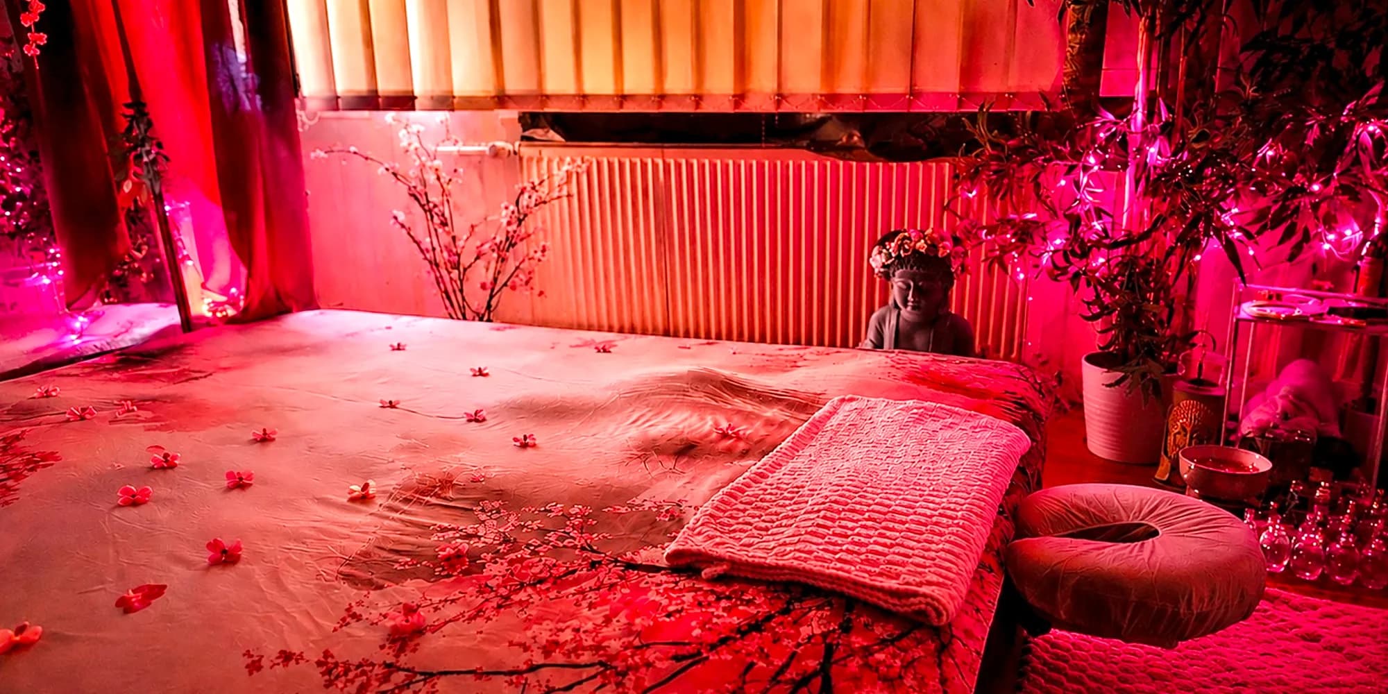Thajská masáž či baňkování dle výběru v délce 30 a 60 minut: prvky čínské medicíny, ájurvédy a shiatsu