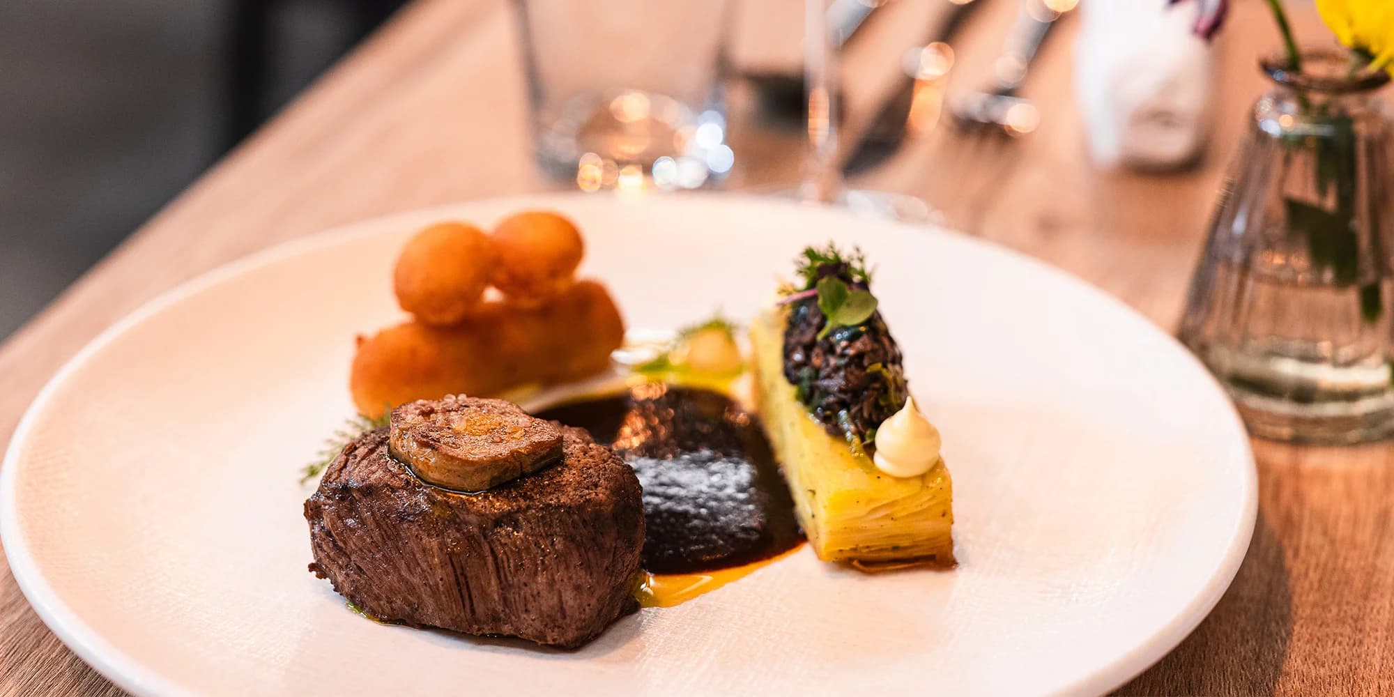 5–7chodové degustační menu i vinné párování ve vyhlášené restauraci pro 1 či 2 osoby