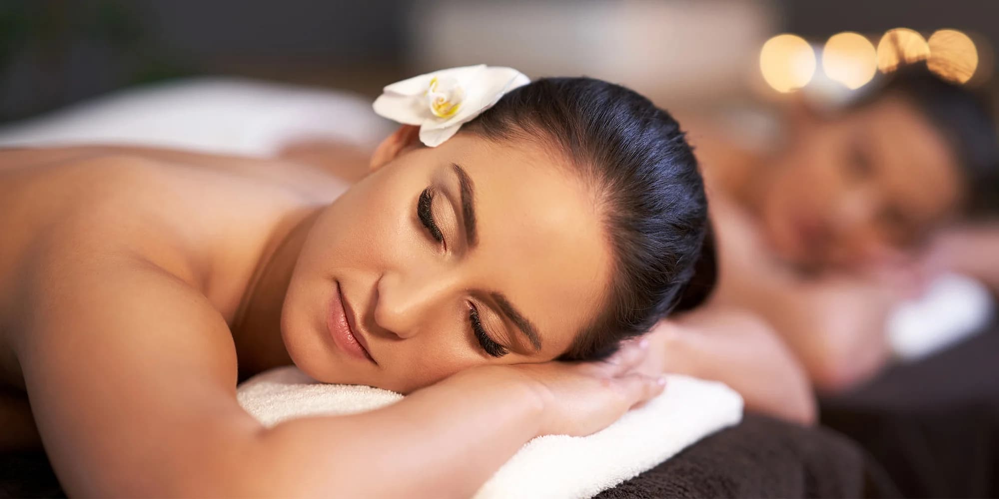 Hýčkání a relaxace ve vyhlášeném salonu Elite: tradiční thajské, hřejivé i beauty masáže