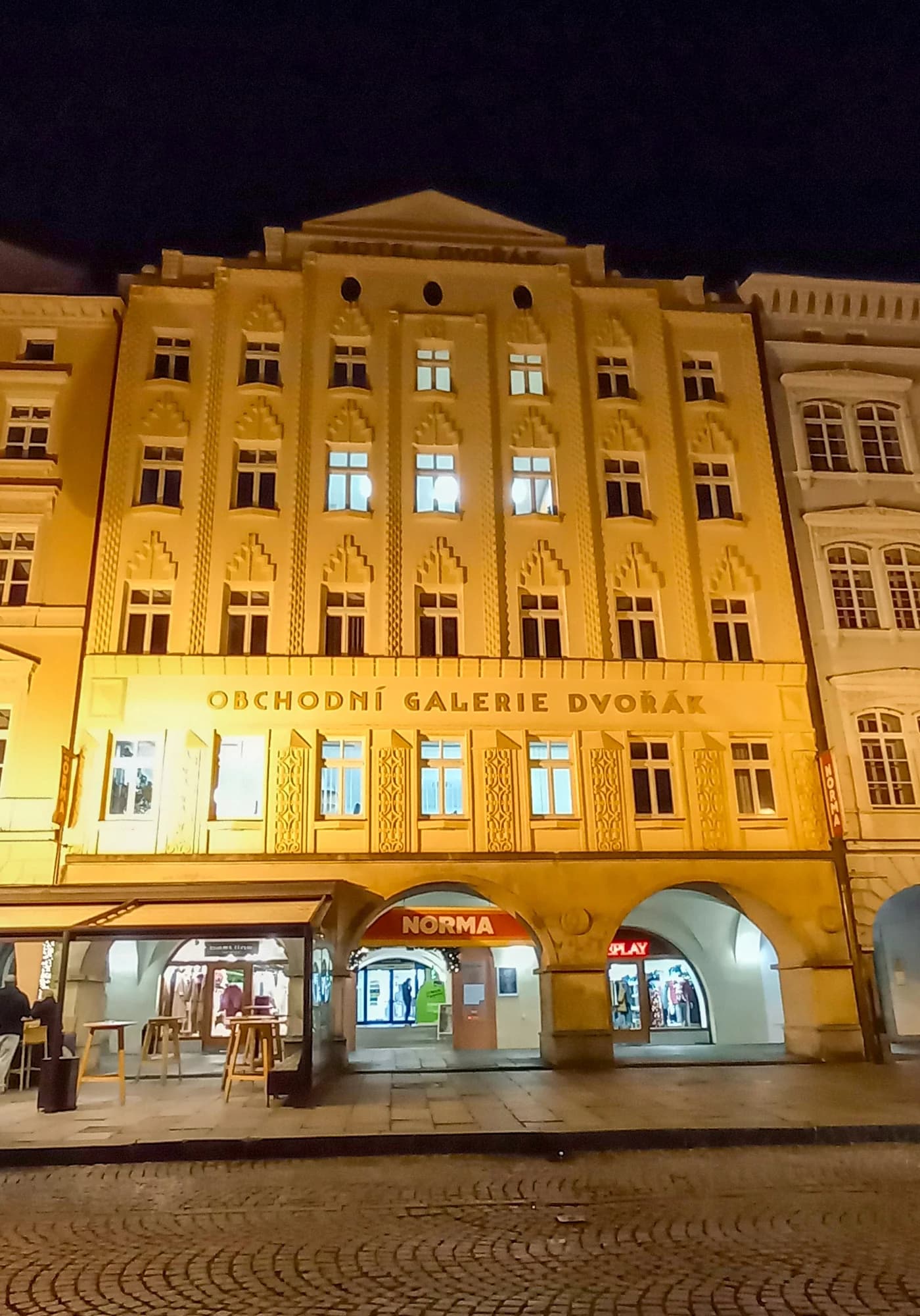 30-120min. masáž dle výběru: lymfatická, relaxační, baňkování i Breussova