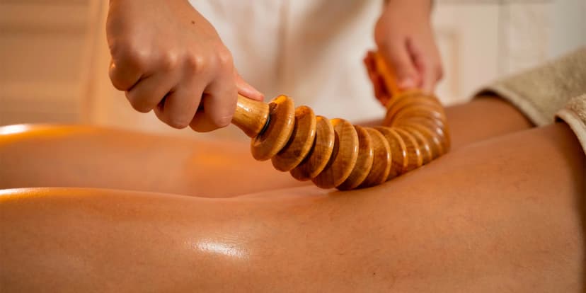 Zabojujte proti celulitidě: maderoterapie vybraných partií i kombinace s EMS Body Sculpt