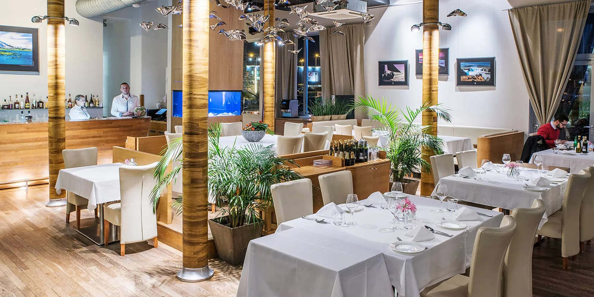 4chodové menu s proseccem pro 1-2 osoby: paštika, hráškový krém, roastbeef i fondán
