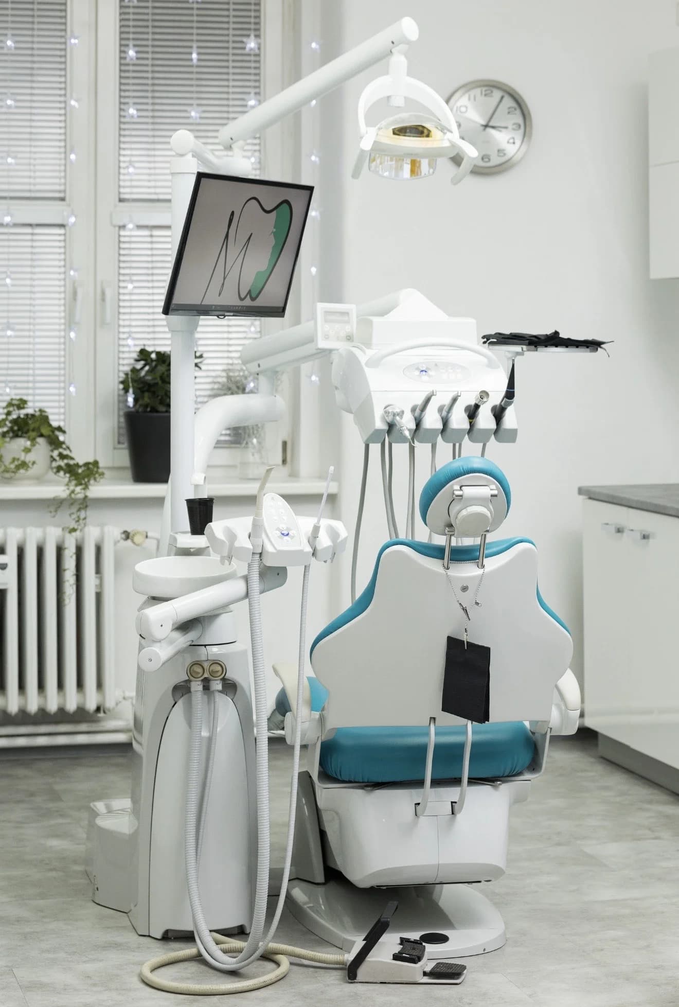 Komplexní dentální hygiena včetně air-flow a odstranění zubního kamene na Vinohradech