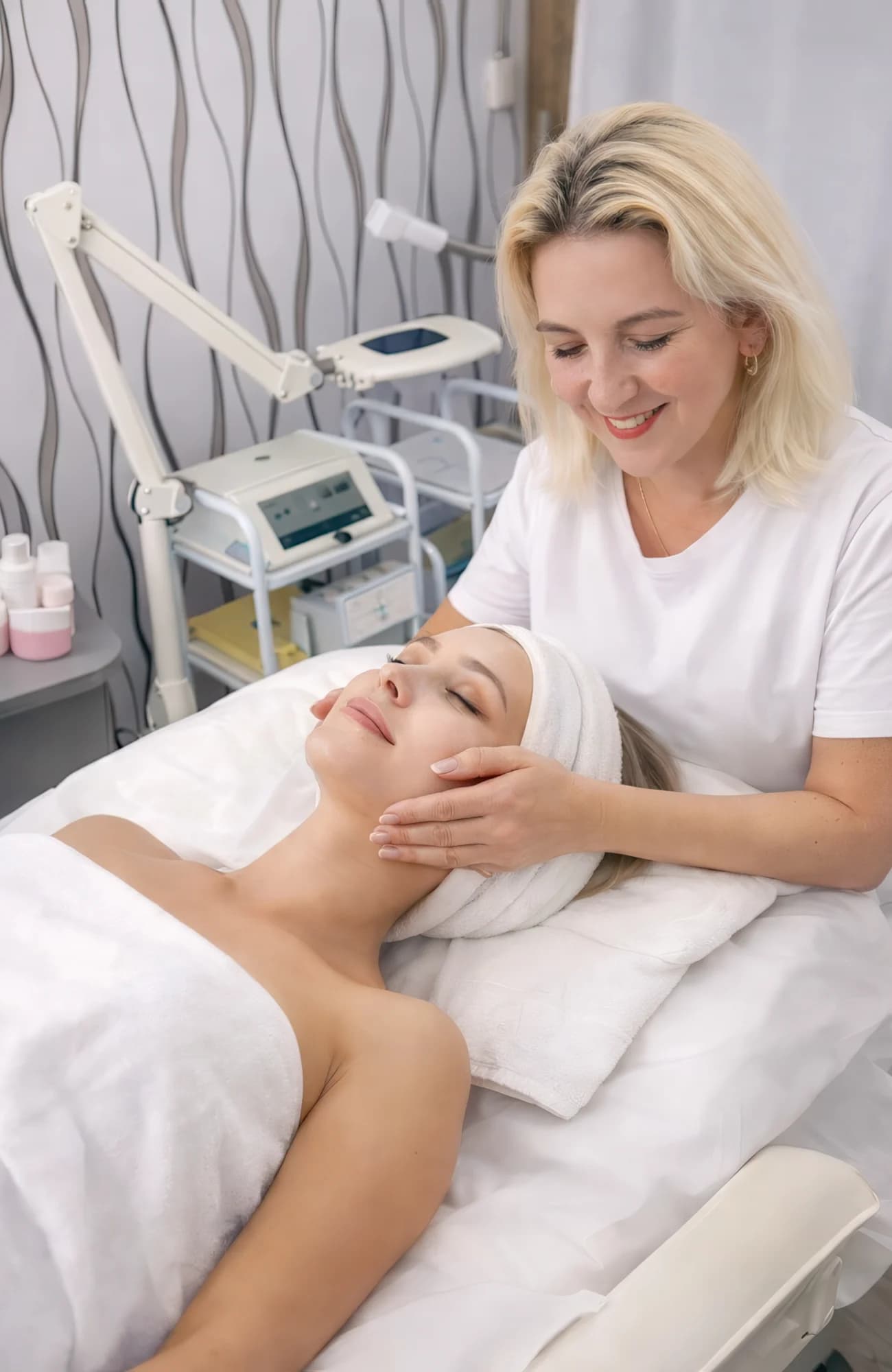 Péče o tělo i pleť: masáž obličeje či zad a šíje i anti-age ošetření, 20 až 80 minut
