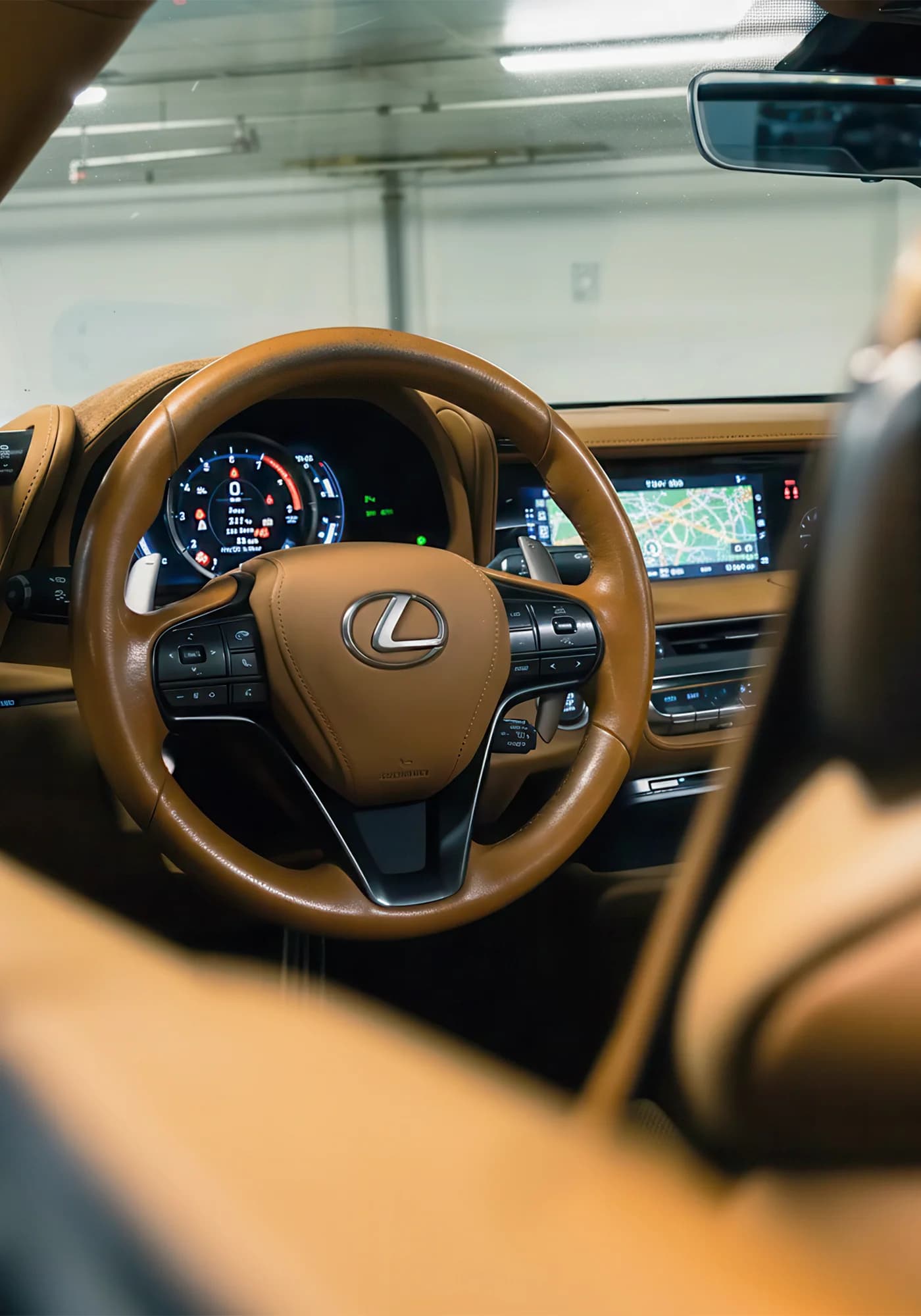 2hod. i celodenní zapůjčení sportovního vozu lexus Cabrio s výkonem 464 koní