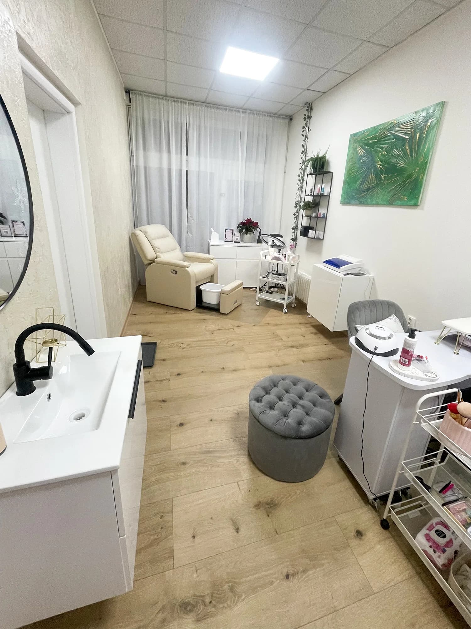Klasická, suchá nebo luxusní spa pedikúra s parafínem