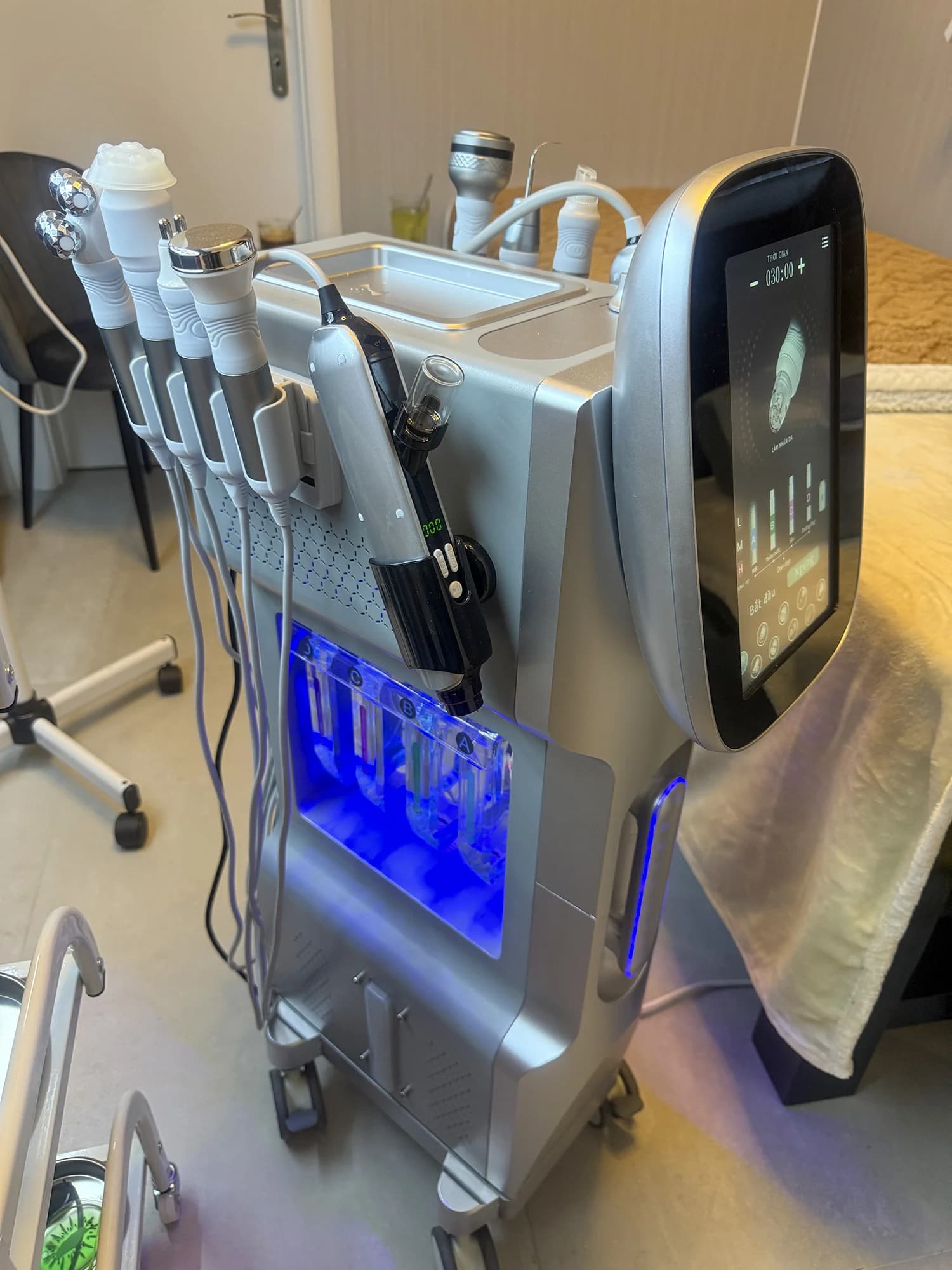 Analýza pleti, čištění, omlazující procedury i chemický peeling