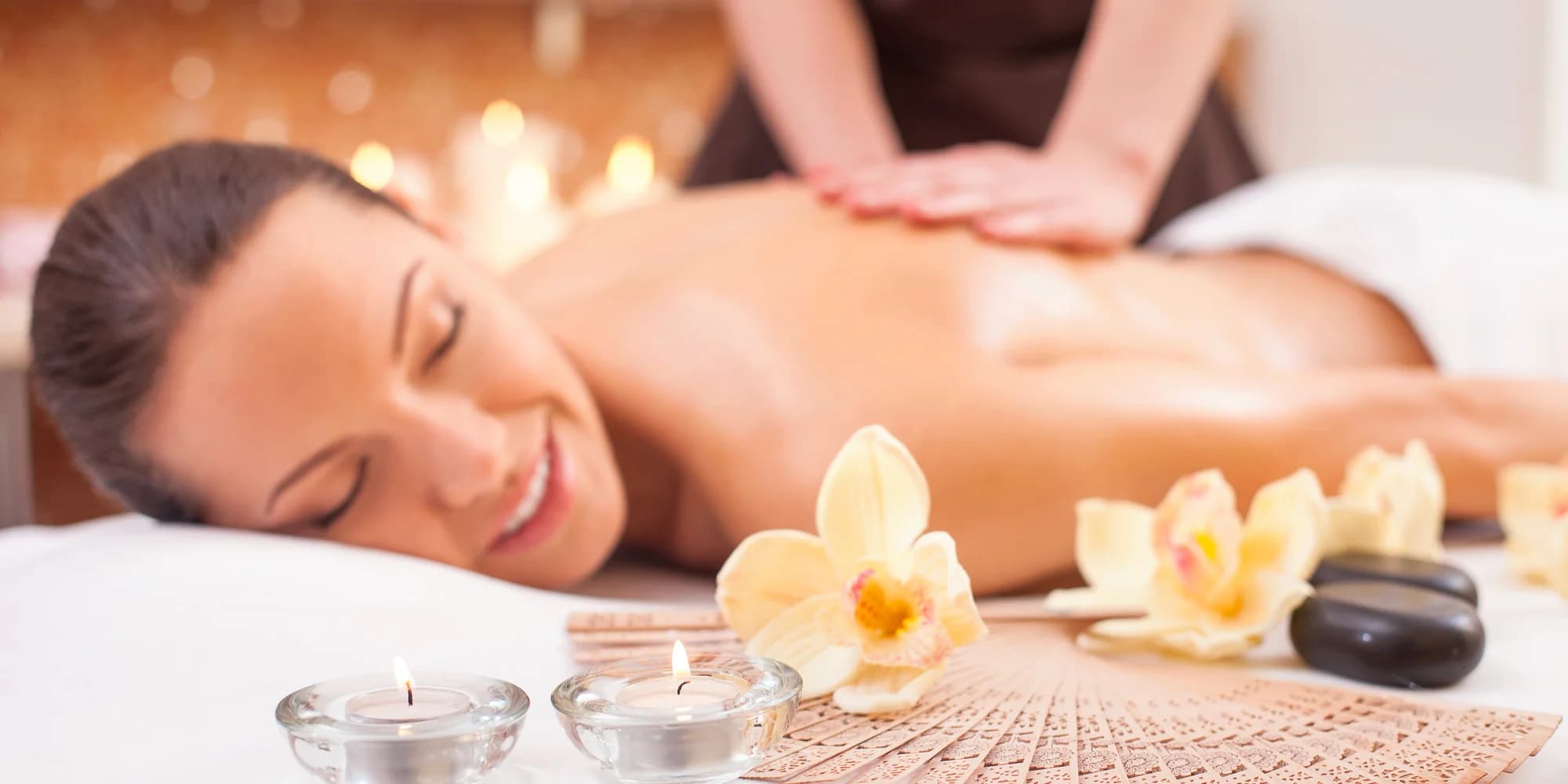 60 až 90 min. odpočinku: zeštíhlující anticelulitidní masáž, peeling a ozónový zábal