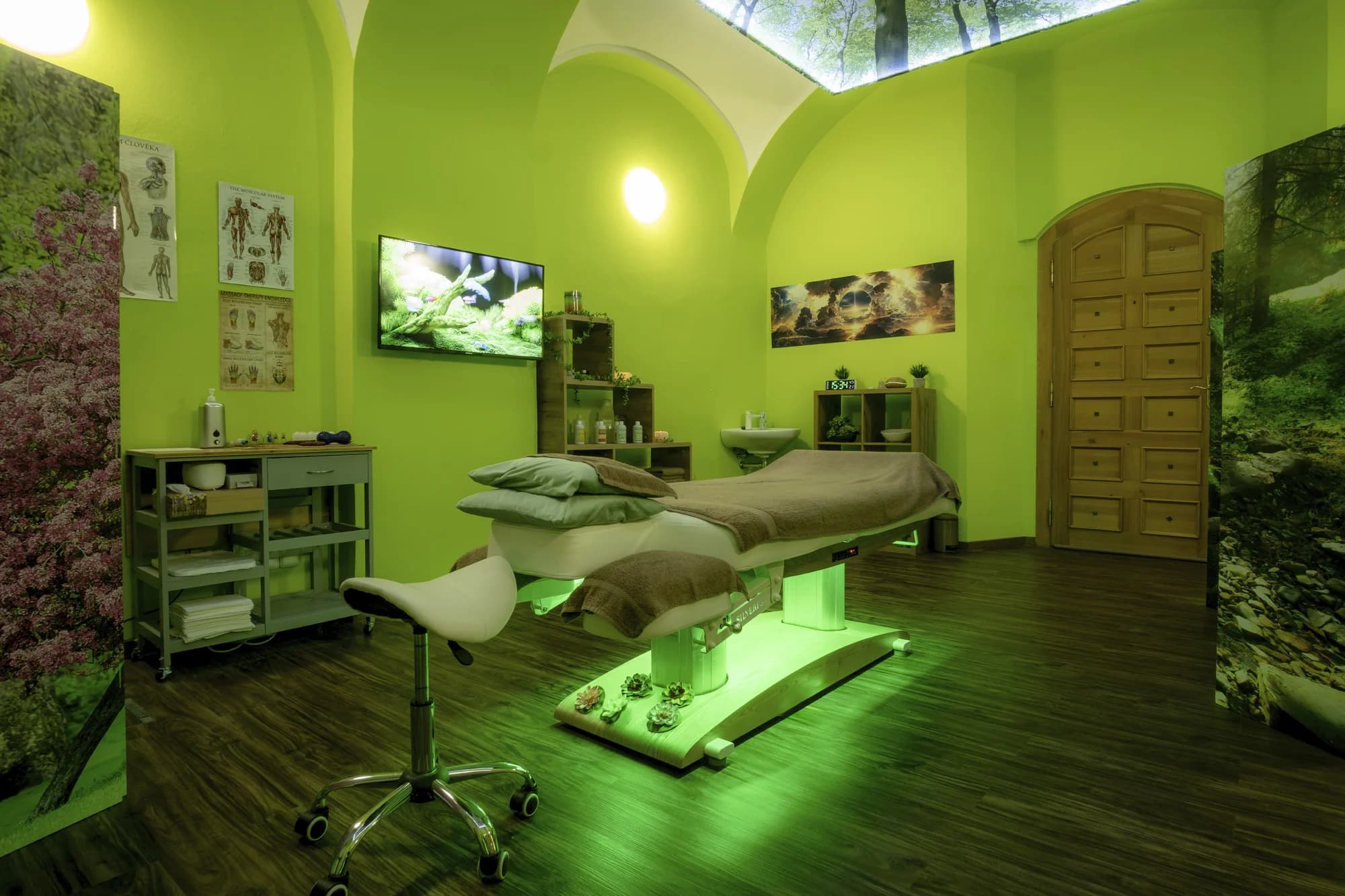 Antistresová, relaxační či lymfatická masáž i terapie červeným světlem: 30-90 min.