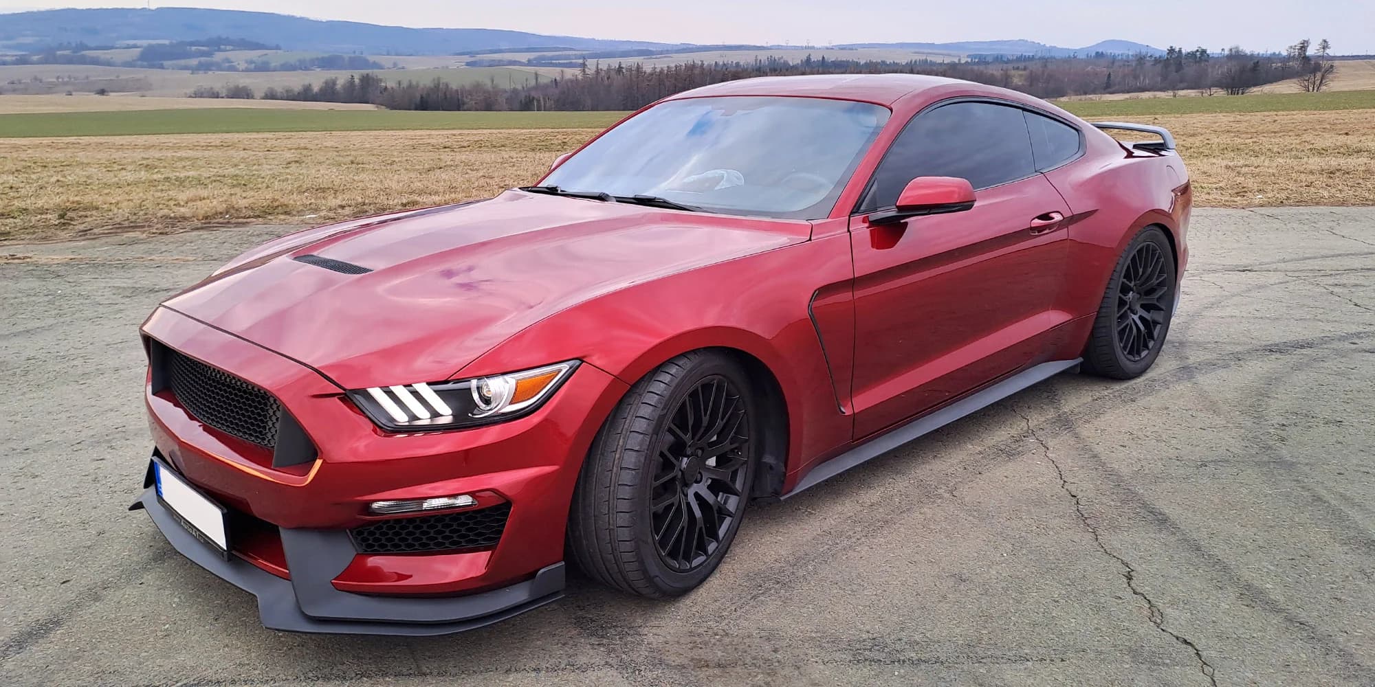 Pronájem ikonického amerického vozu Ford Mustang GT 5.0 V8: na 6, 12, 24 i 48 hodin
