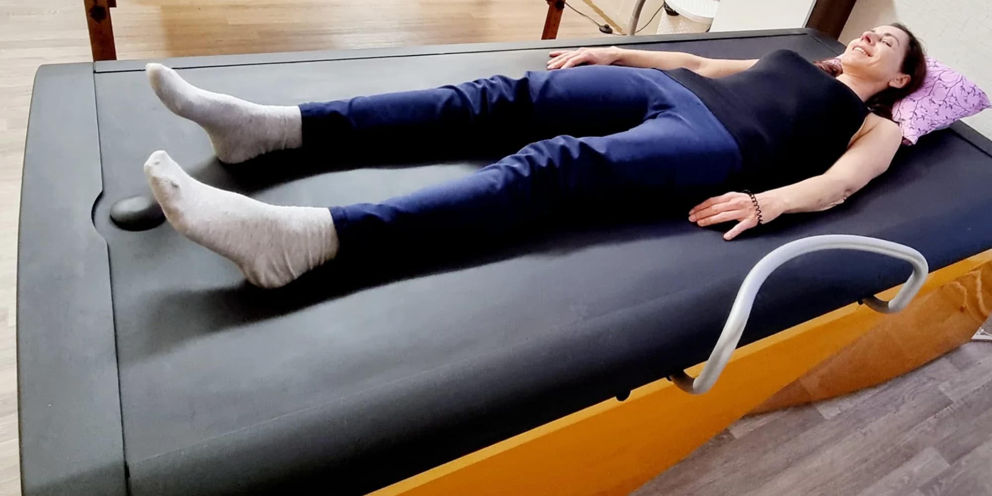 Relaxační terapie na vodním lůžku: suchá vodní masáž na 30 minut