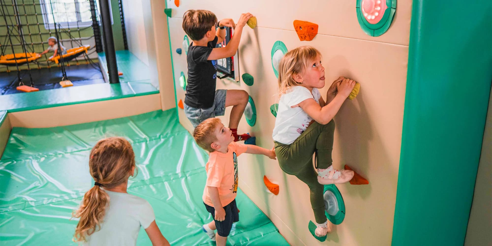 Bazének, hračky i minigolf: celodenní vstup do zábavního centra Jojopark pro děti i dospělé