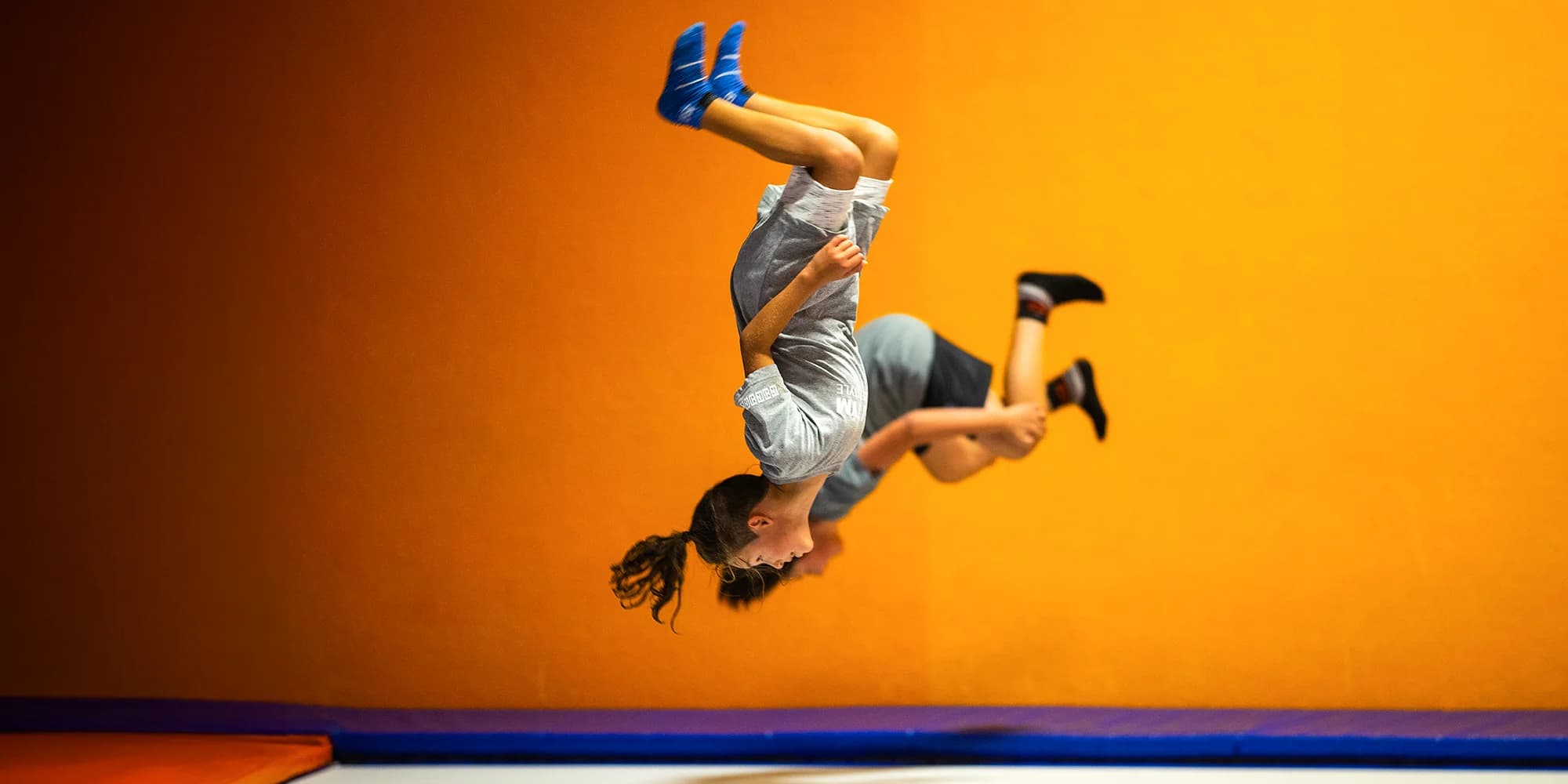 60 minut dovádění na trampolínách pro děti, dospělé i rodiny i lekce s trenérem