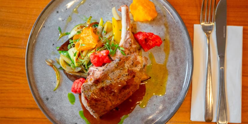 Salut Restaurant: voucher v hodnotě 600-1800 Kč na speciality české i mezinárodní kuchyně