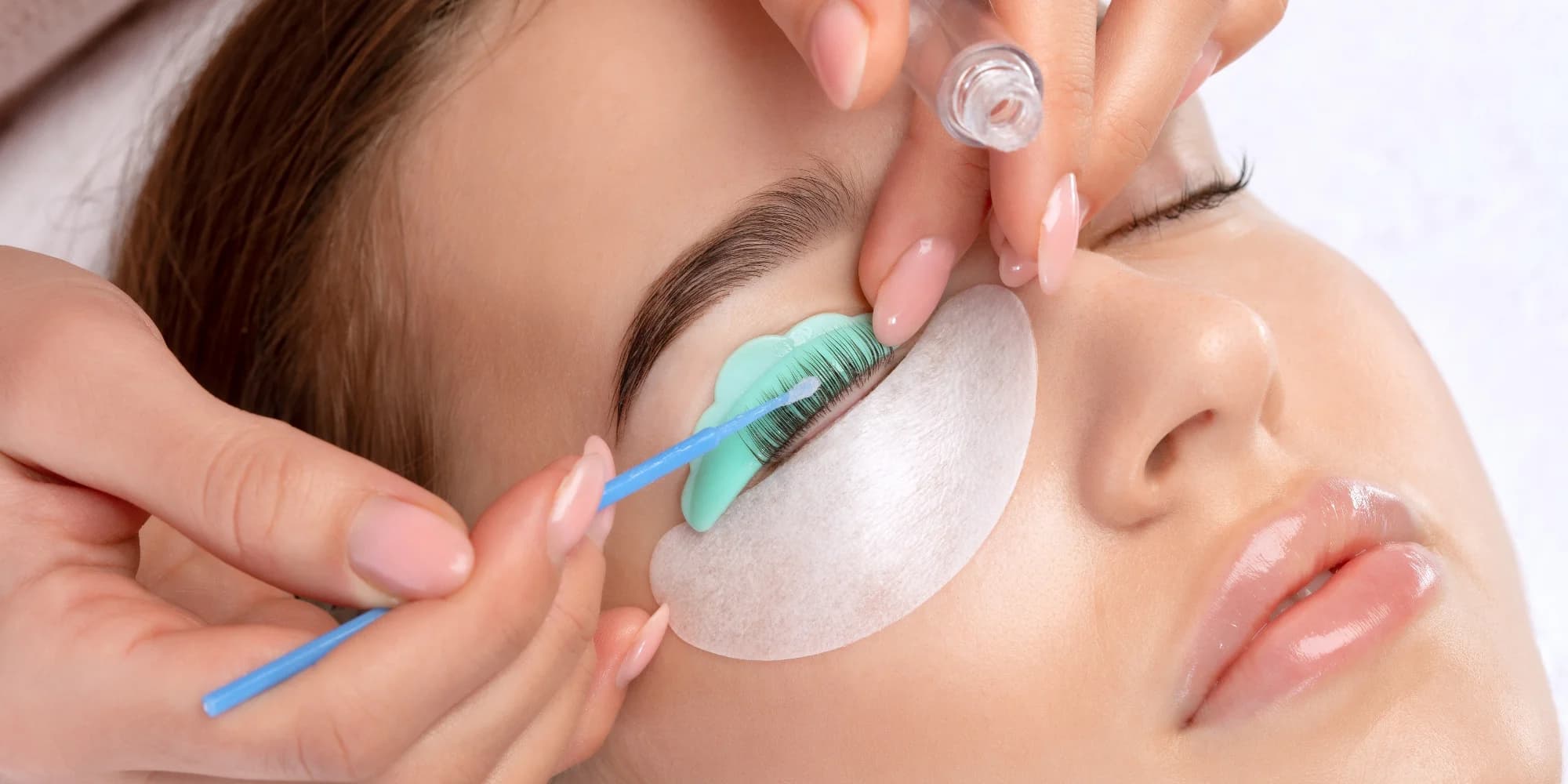 Laminace obočí či lash lifting včetně barvení a hloubkové výživy
