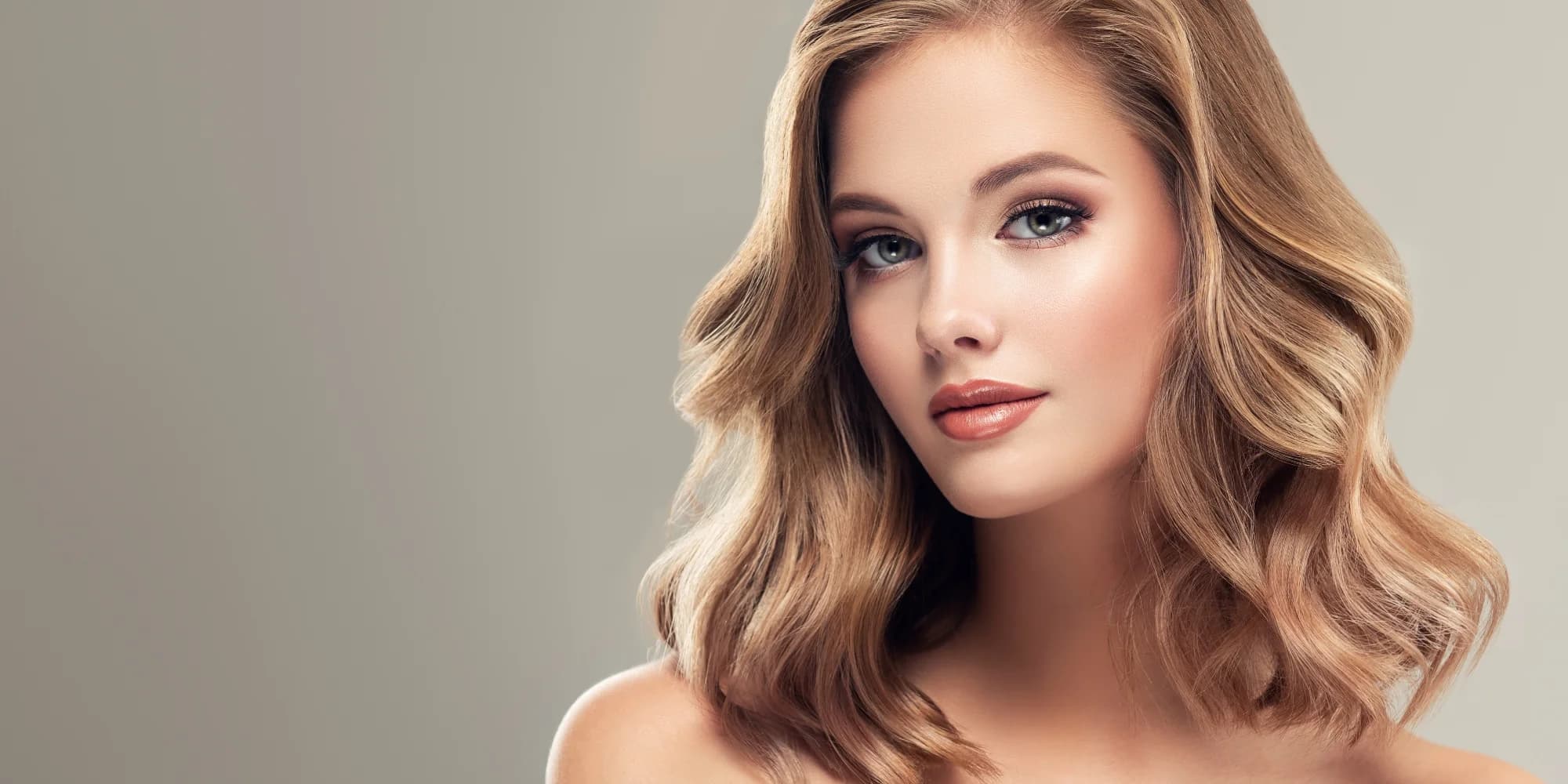 Kadeřnická péče o vaše vlasy: střih, styling i trvalá pro všechny délky