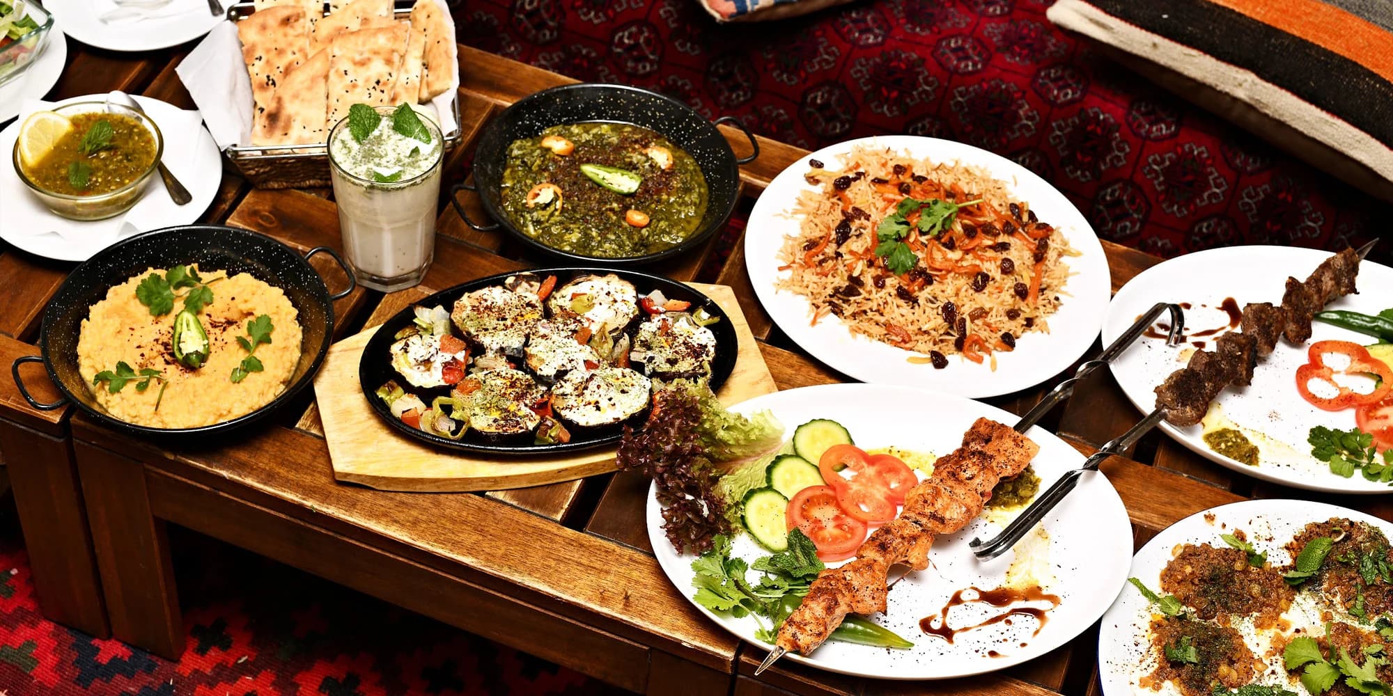 Afghánské degustační menu s koktejlem na Starém Městě pro 2 osoby