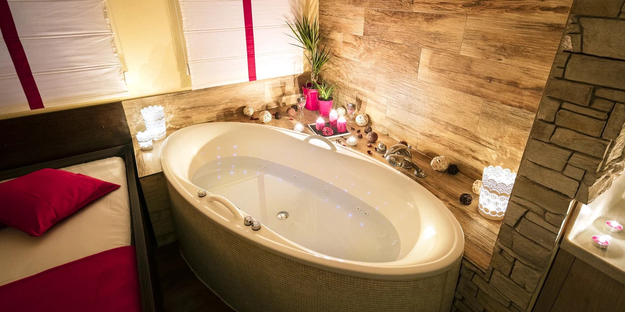 Romantický odpočinek: 90min. wellness balíček i s peelingem pro pár