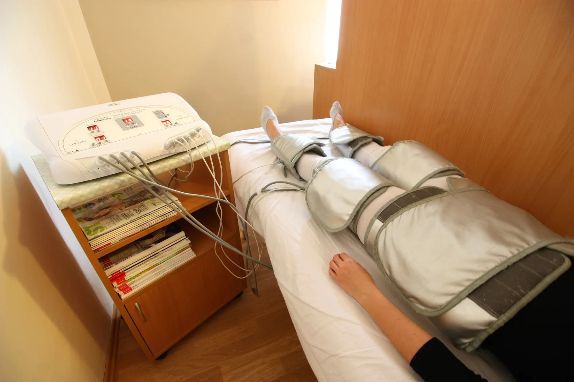 Krásnější hýždě, bříško i nohy: anticelulitidová i lymfatická masáž a zábal ze skořice