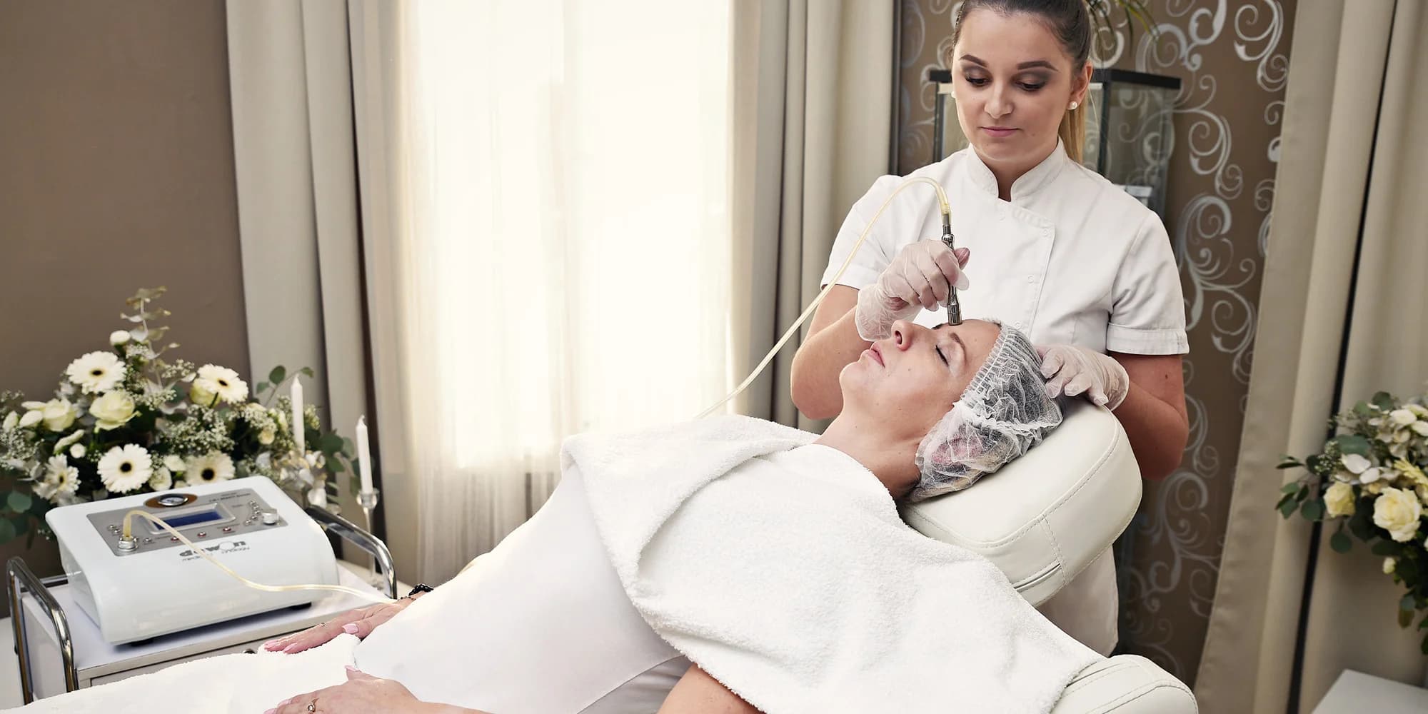 Krásná pleť díky hydrodermabrazi, ultrazvuku, mikrodermabrazi či RF liftingu