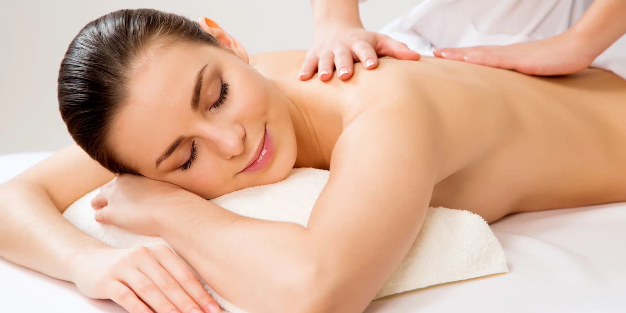 30-60min. masáže: Deep tissue, Gua-Sha či lávovými kameny