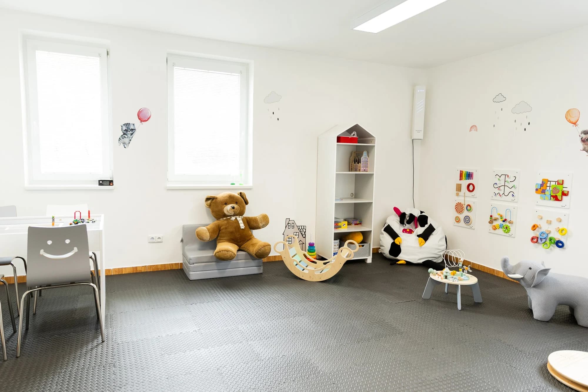 Vstup do multismyslové herny Snoezelen nebo senzorické cvičení pro děti