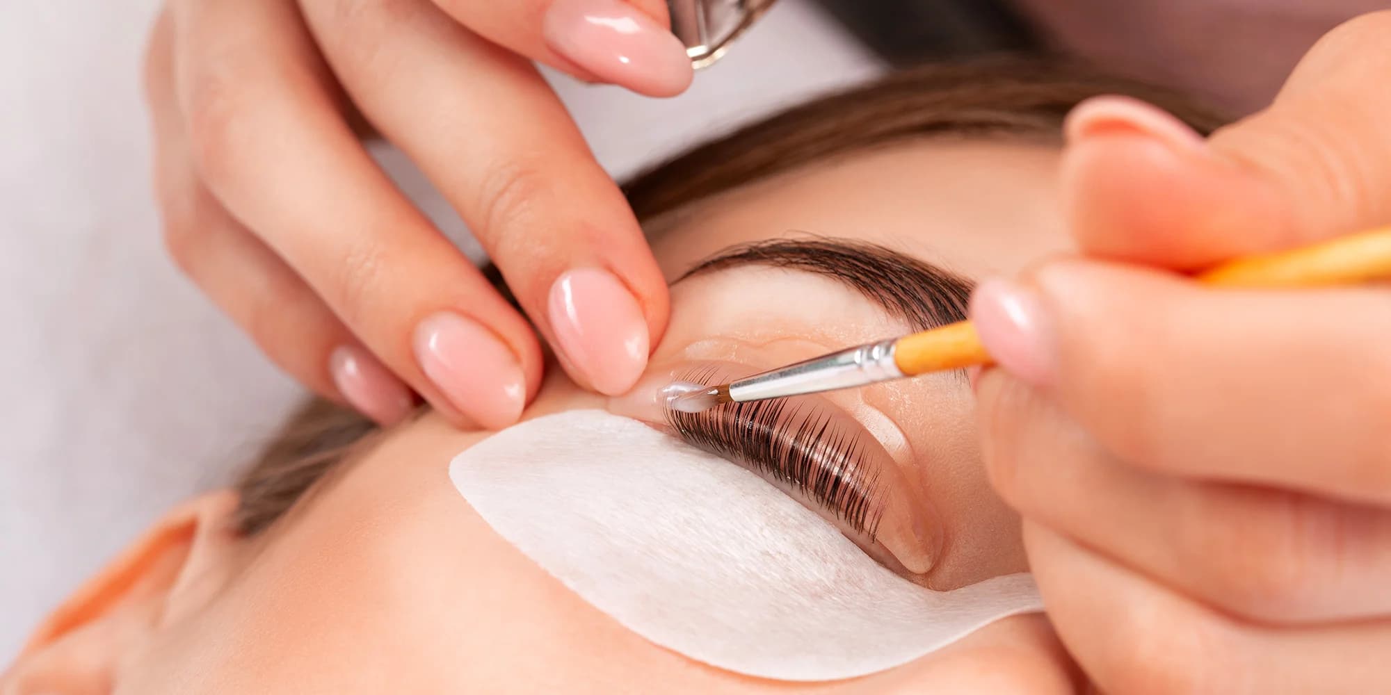 Zvýraznění řas: lash lifting vč. keratinu či výživného olejíčku i barvení
