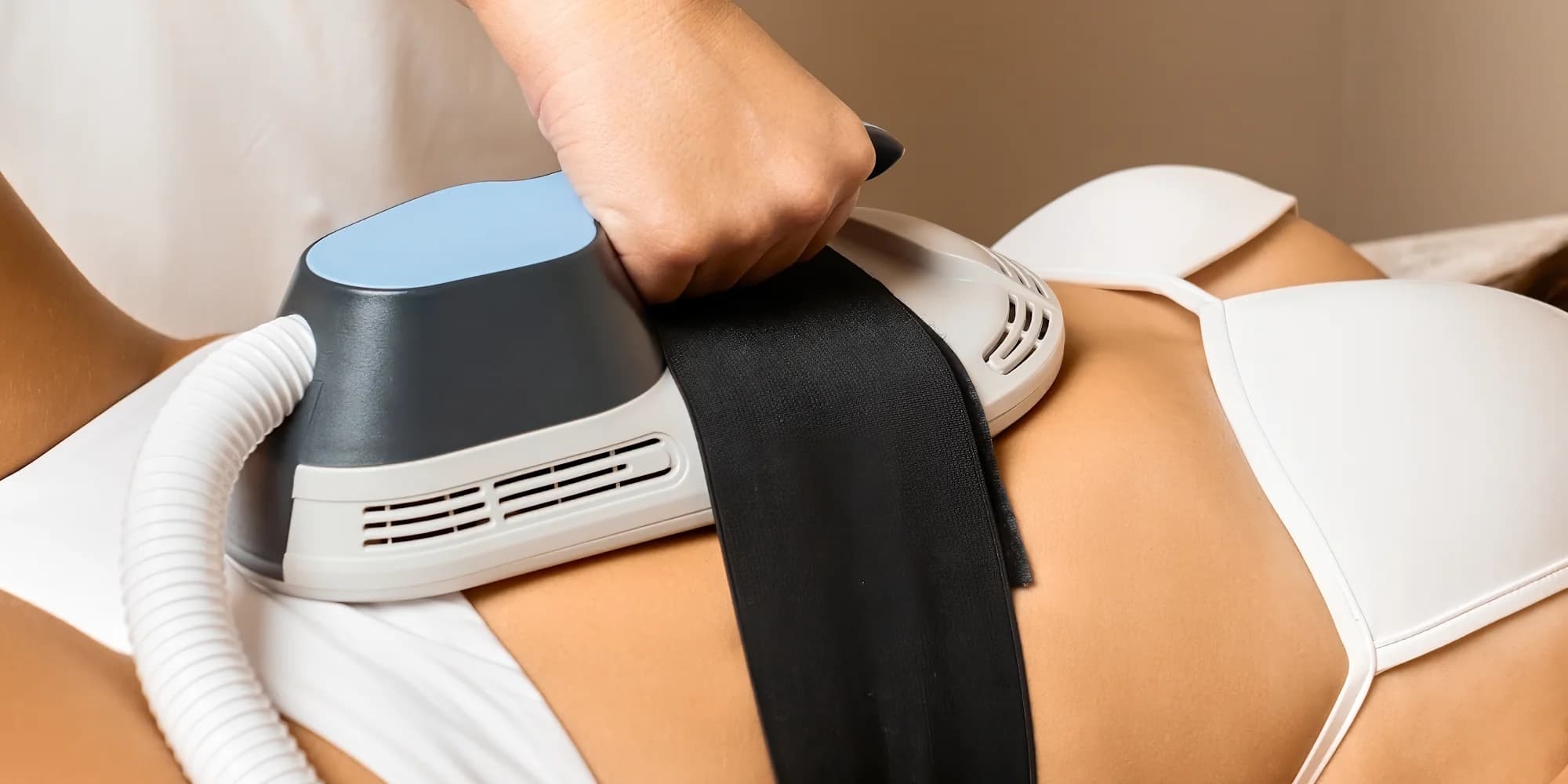 EMS Bodysculpt a LPG lipomasáž: hubnutí a formování postavy bez námahy a bolesti