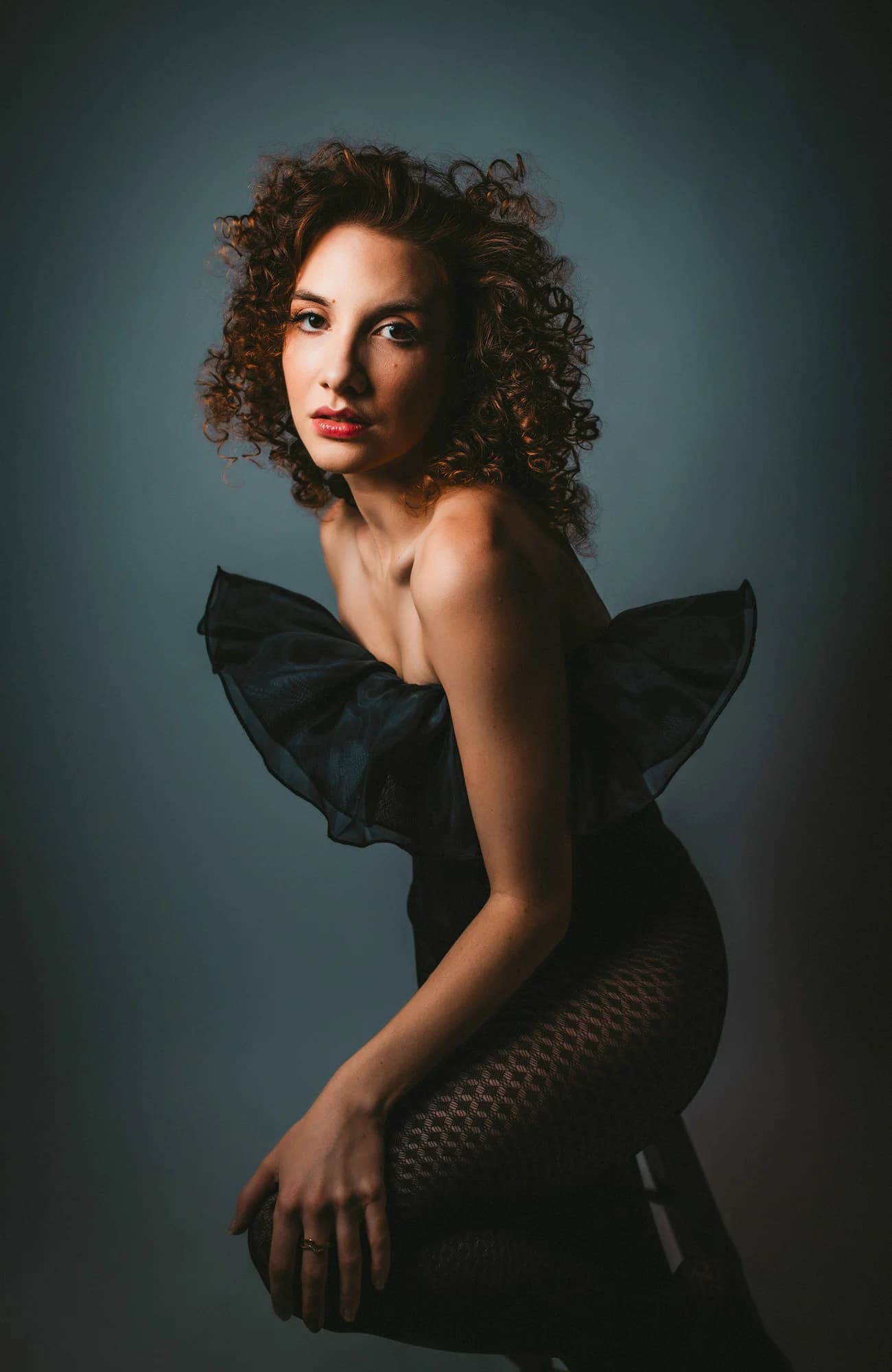 Skupinový či individuální workshop pro fotografy: focení v ateliéru s modelkou