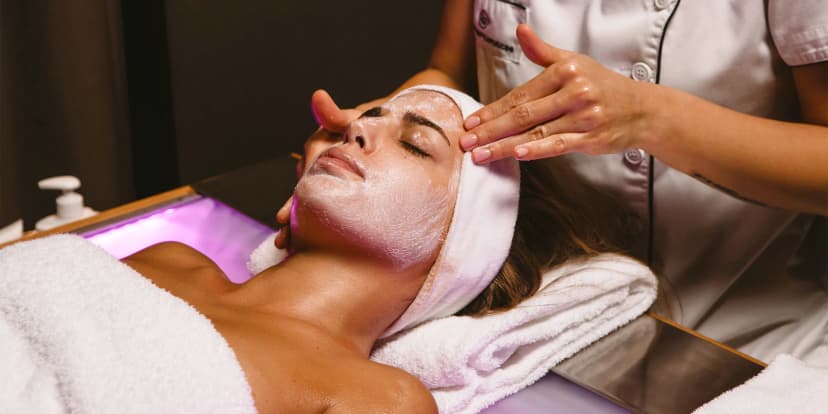 Balíčky kosmetické péče, úprava a barvení řas a obočí i lash lifting a laminace