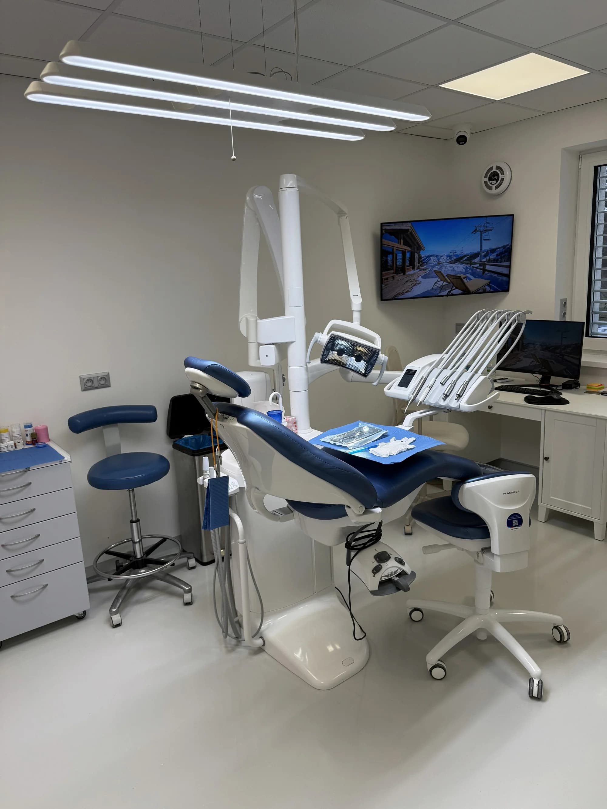 Profi zubní péče: vysoce kvalitní implantát a případně i nasazení korunky nebo můstku